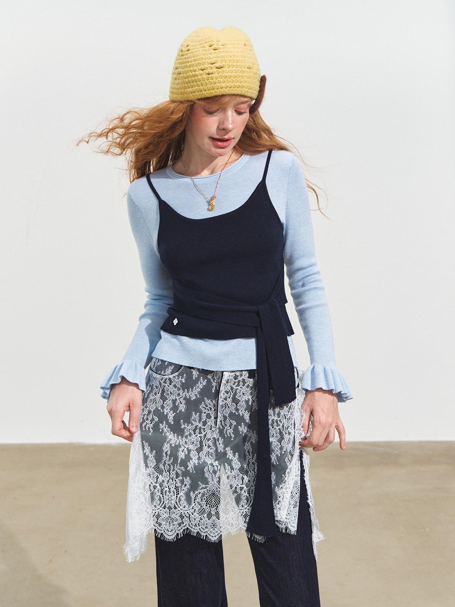 SOMESOWE Stretch Cotton Denim Pleated Natural Waist Loose Pocketed Deep Blue Flared Jeans
