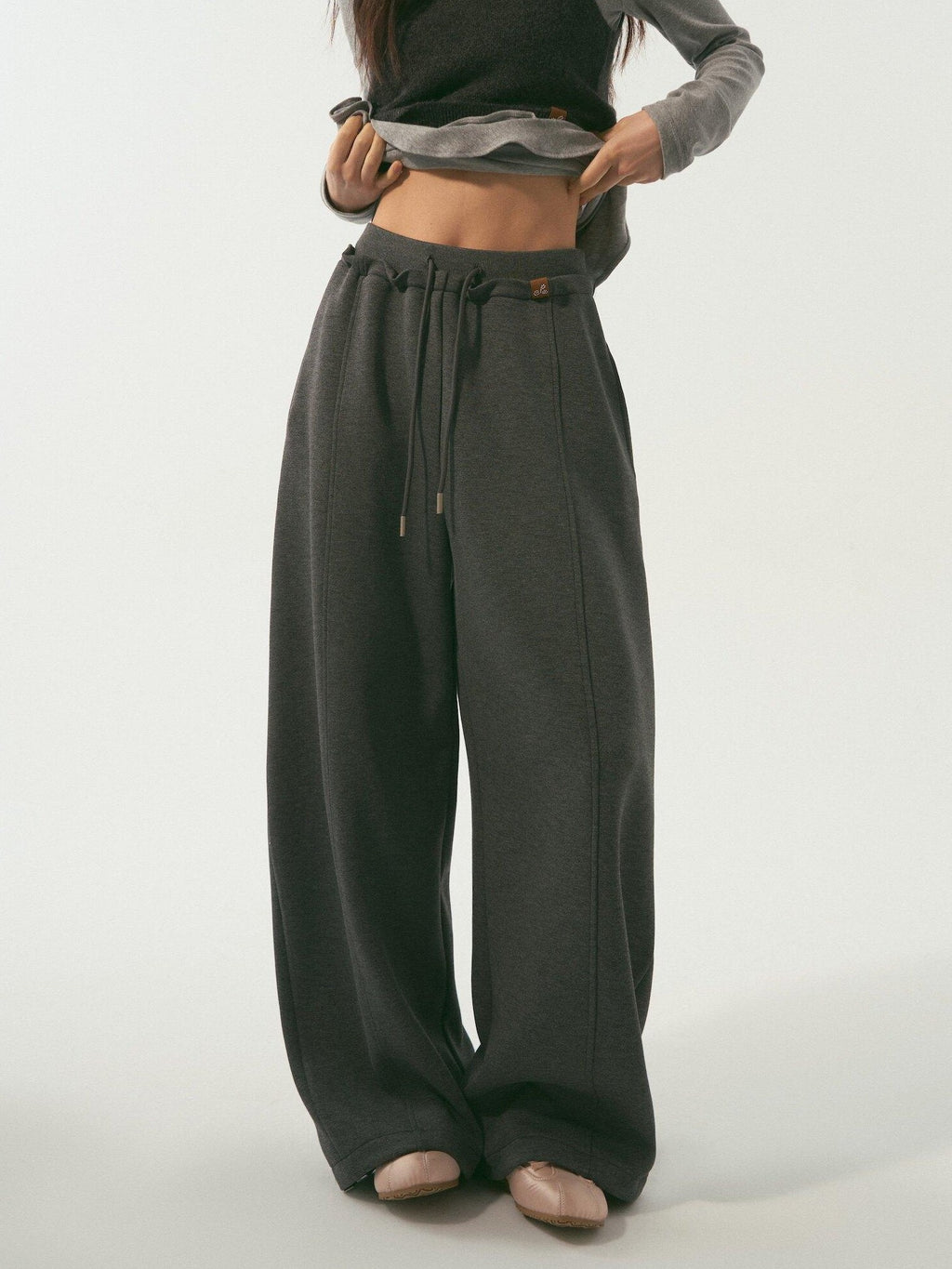 SOMESOWE Pocketed Drawstring Relaxed Curved Leg Women Poly Cotton Sweatpants