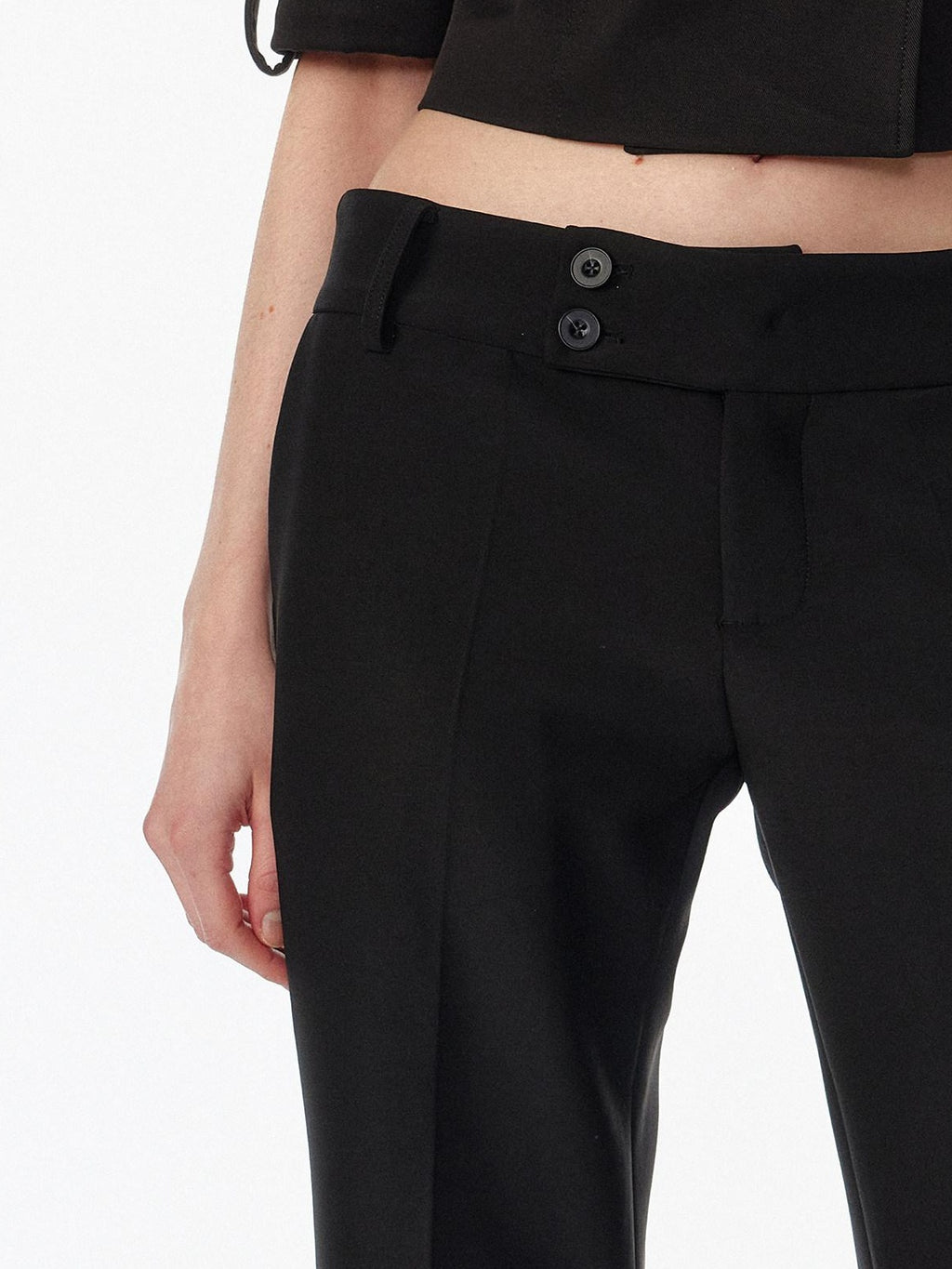 ALINNVSTUDIO Low Waist Button Detail Slim Side Slit Womens Polyester Mid-Length Shorts