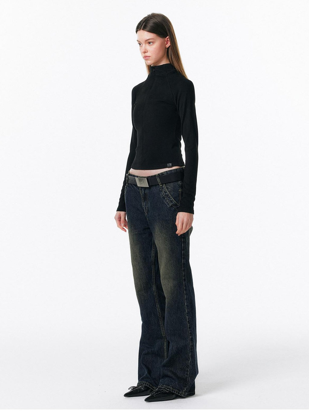 ALINNVSTUDIO Retro Washed Lowrise Micro Flare Cotton Button Fly Women Commute Flared Jeans
