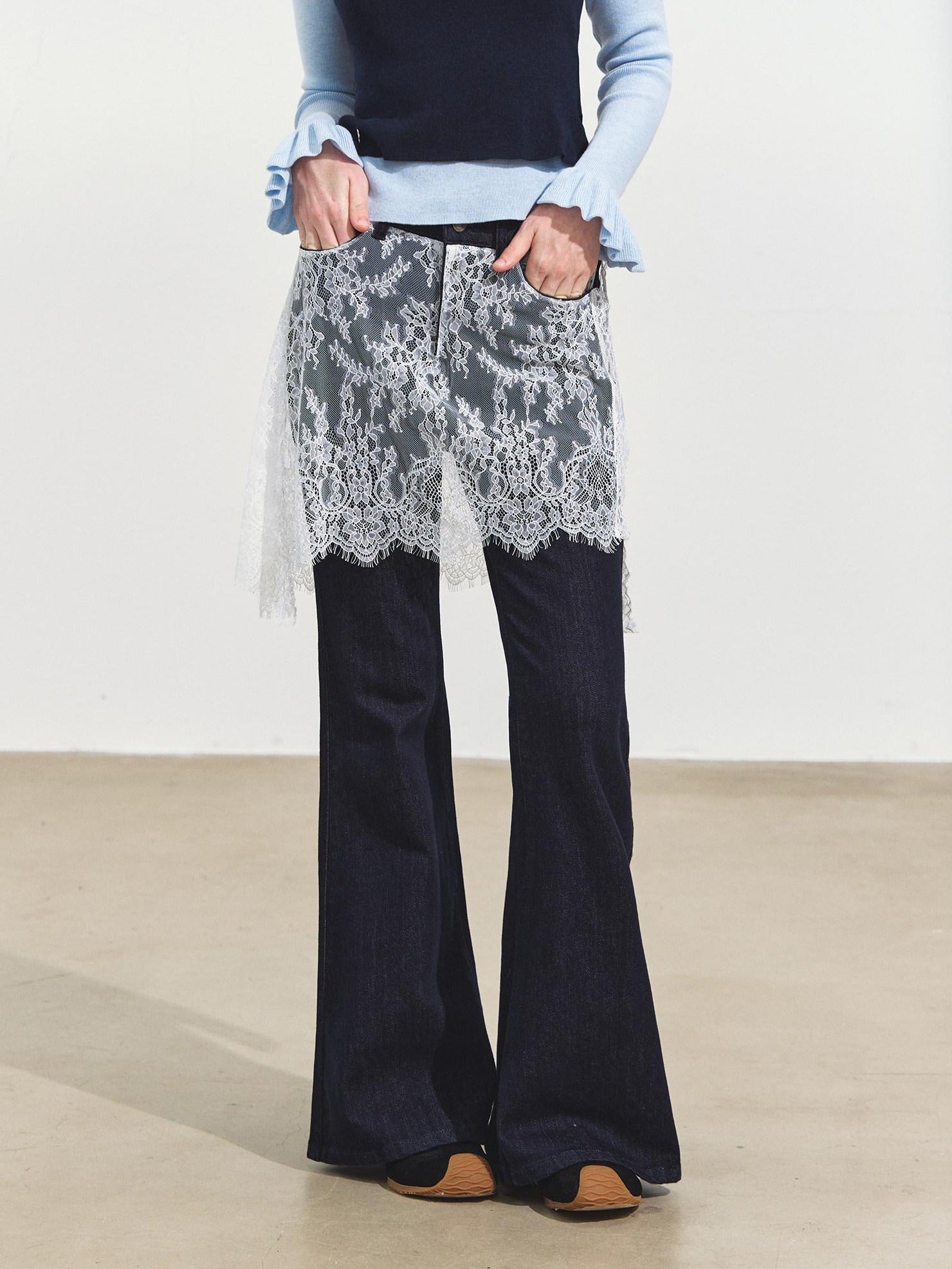SOMESOWE Stretch Cotton Denim Pleated Natural Waist Loose Pocketed Deep Blue Flared Jeans