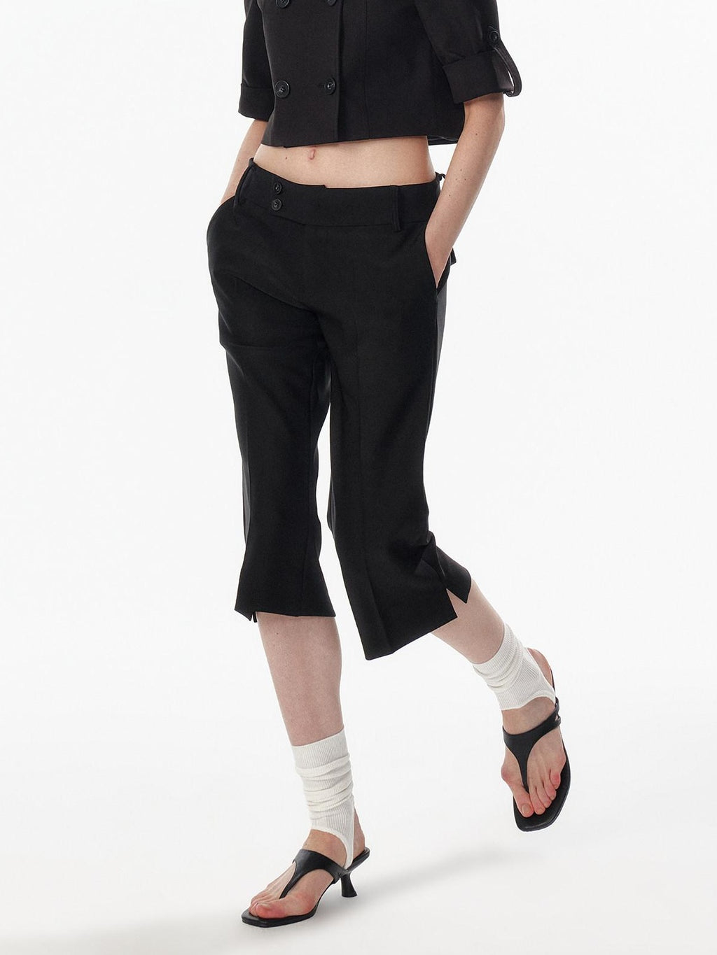 ALINNVSTUDIO Low Waist Button Detail Slim Side Slit Womens Polyester Mid-Length Shorts