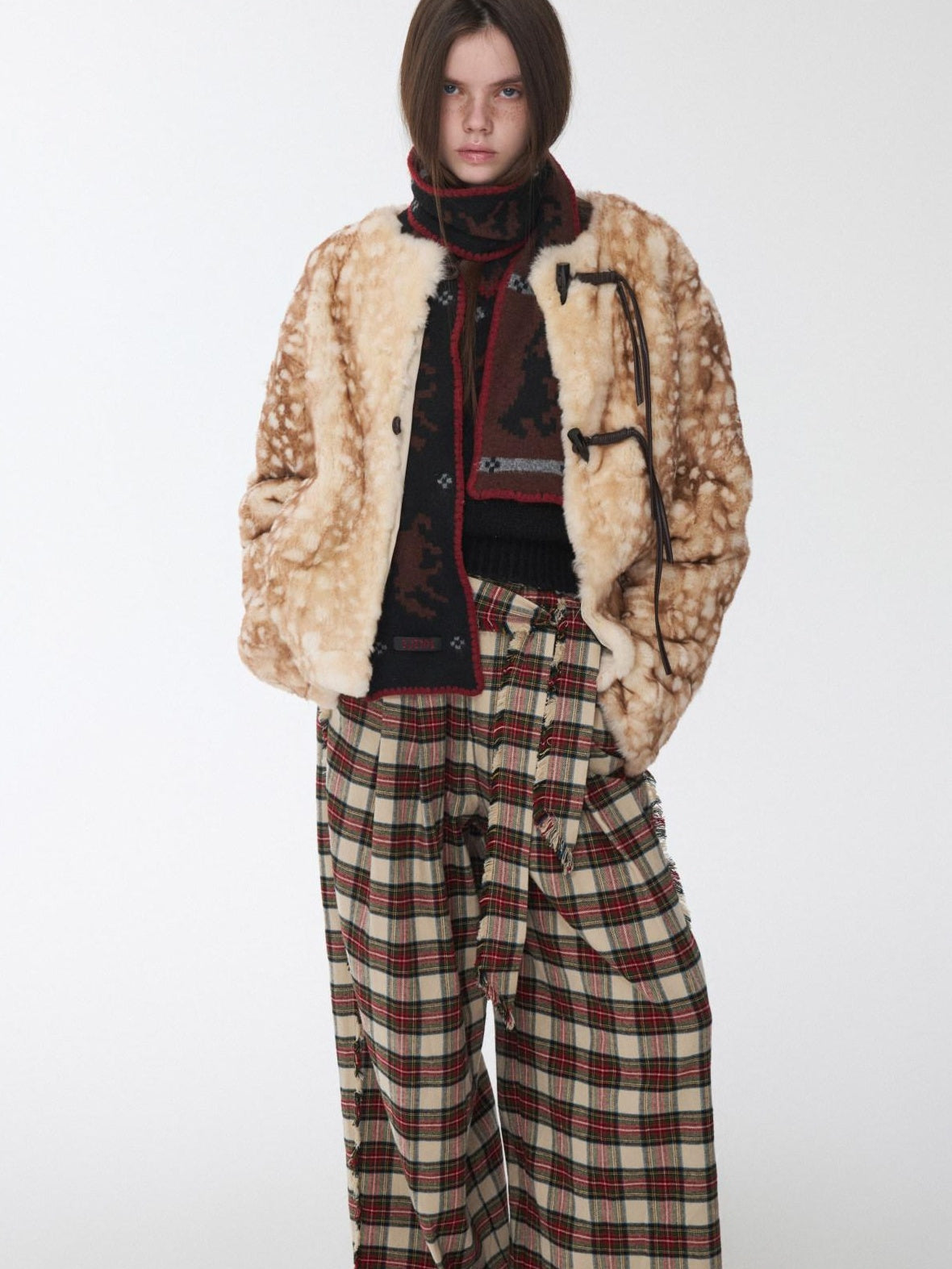 1JINN STUDIO Cozy Deer Print Short Casual Standard Fit Long Sleeve Women Faux Fur Coats