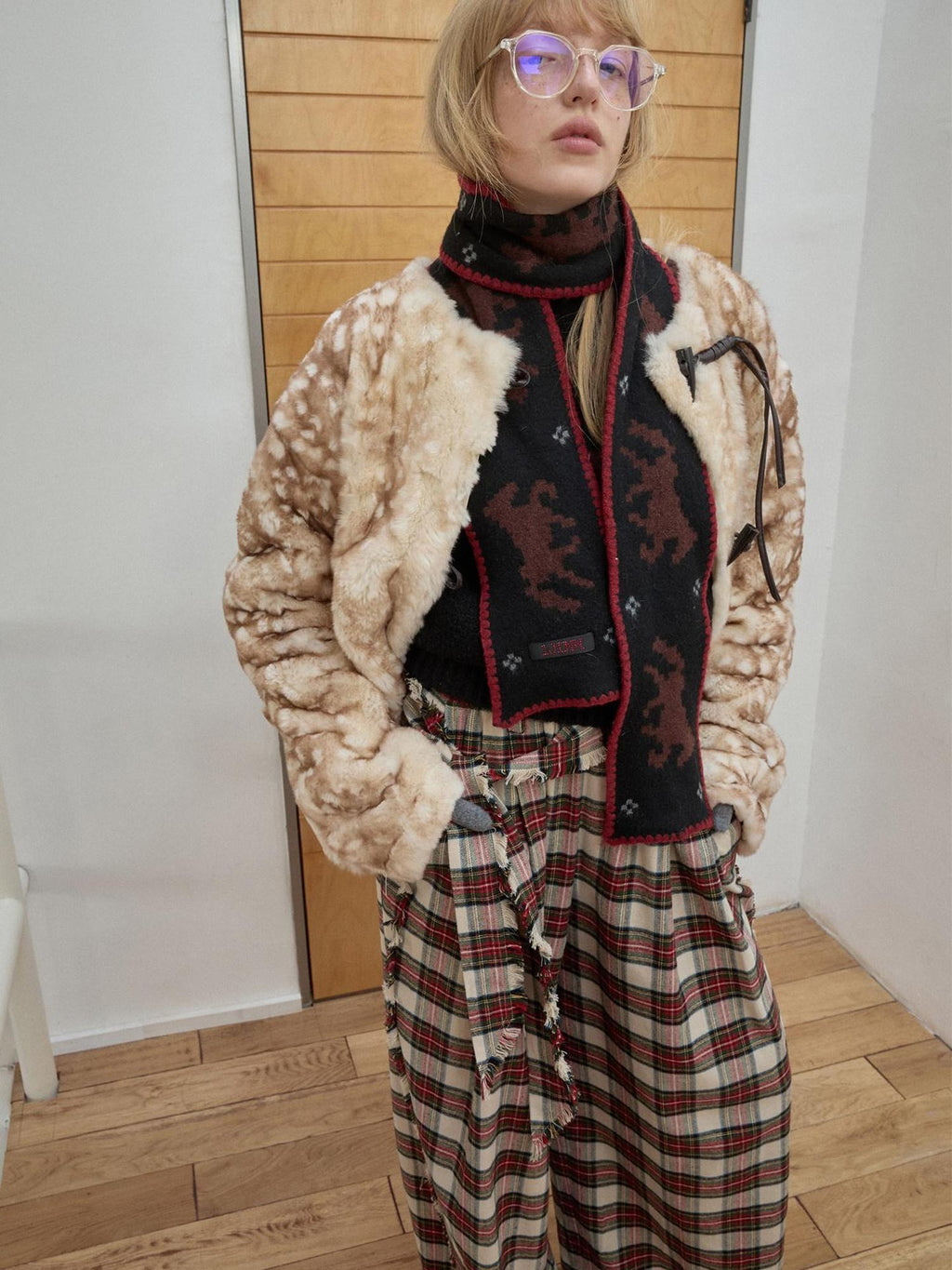 1JINN STUDIO Cozy Deer Print Short Casual Standard Fit Long Sleeve Women Faux Fur Coats