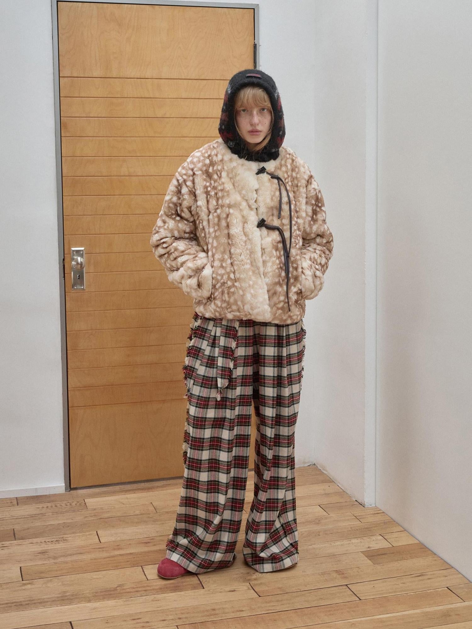 1JINN STUDIO Cozy Deer Print Short Casual Standard Fit Long Sleeve Women Faux Fur Coats