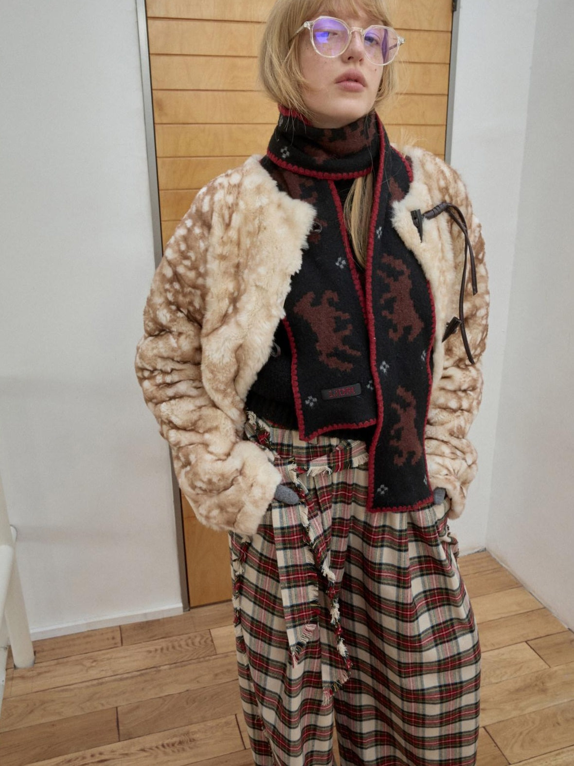 1JINN STUDIO Cozy Deer Print Short Casual Standard Fit Long Sleeve Women Faux Fur Coats