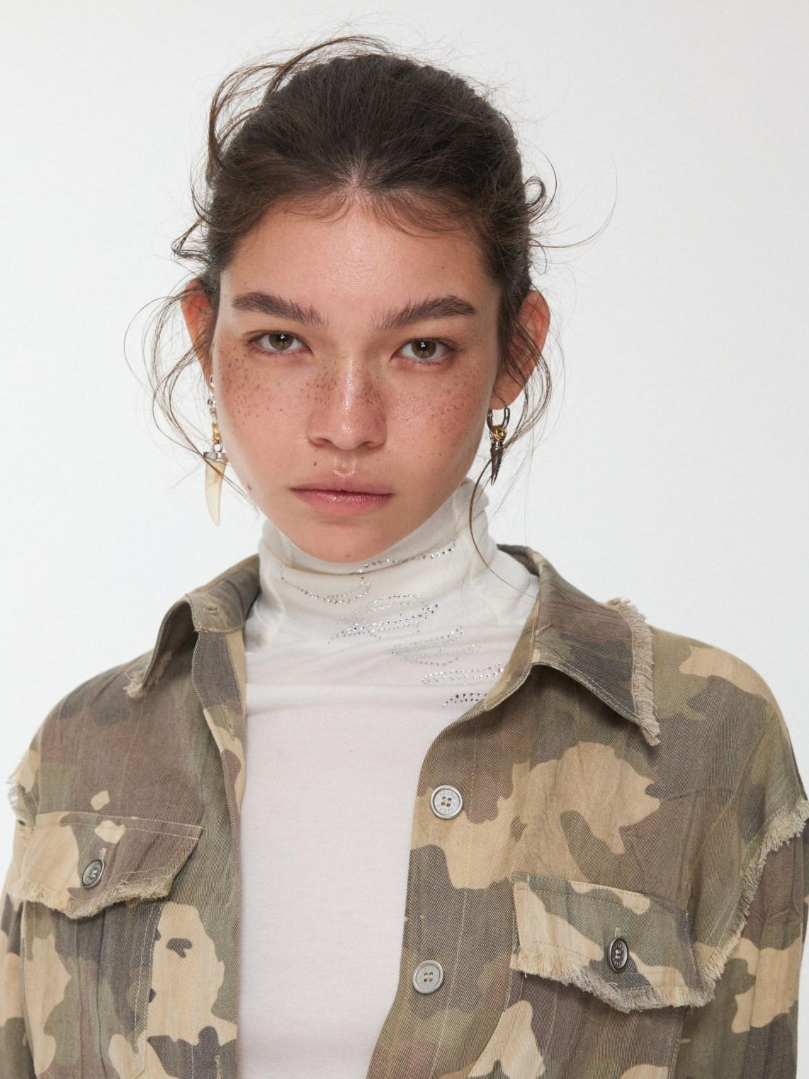 1JINN STUDIO Durable Lyocell Vintage Slim Fit Frayed Cropped Camo High Neck Shirts