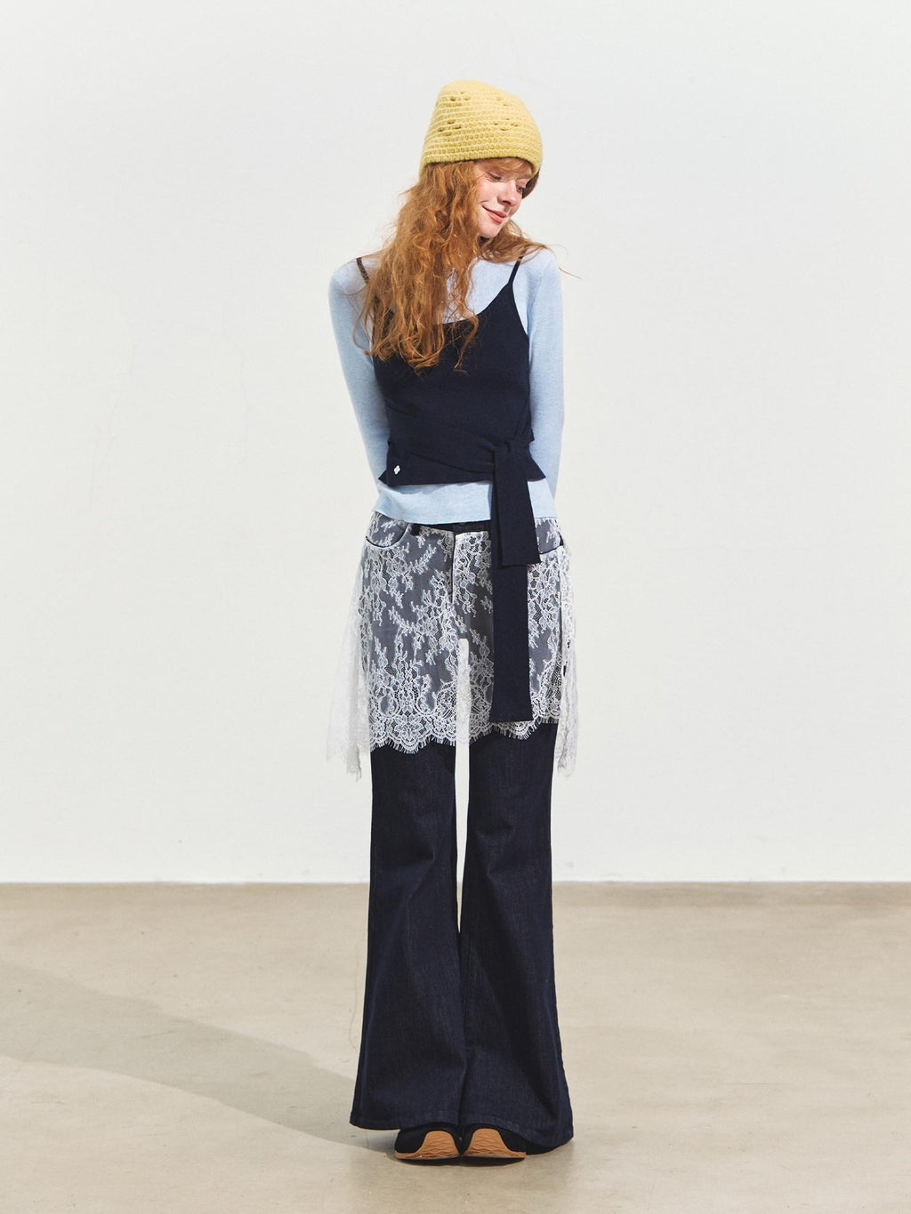 SOMESOWE Stretch Cotton Denim Pleated Natural Waist Loose Pocketed Deep Blue Flared Jeans