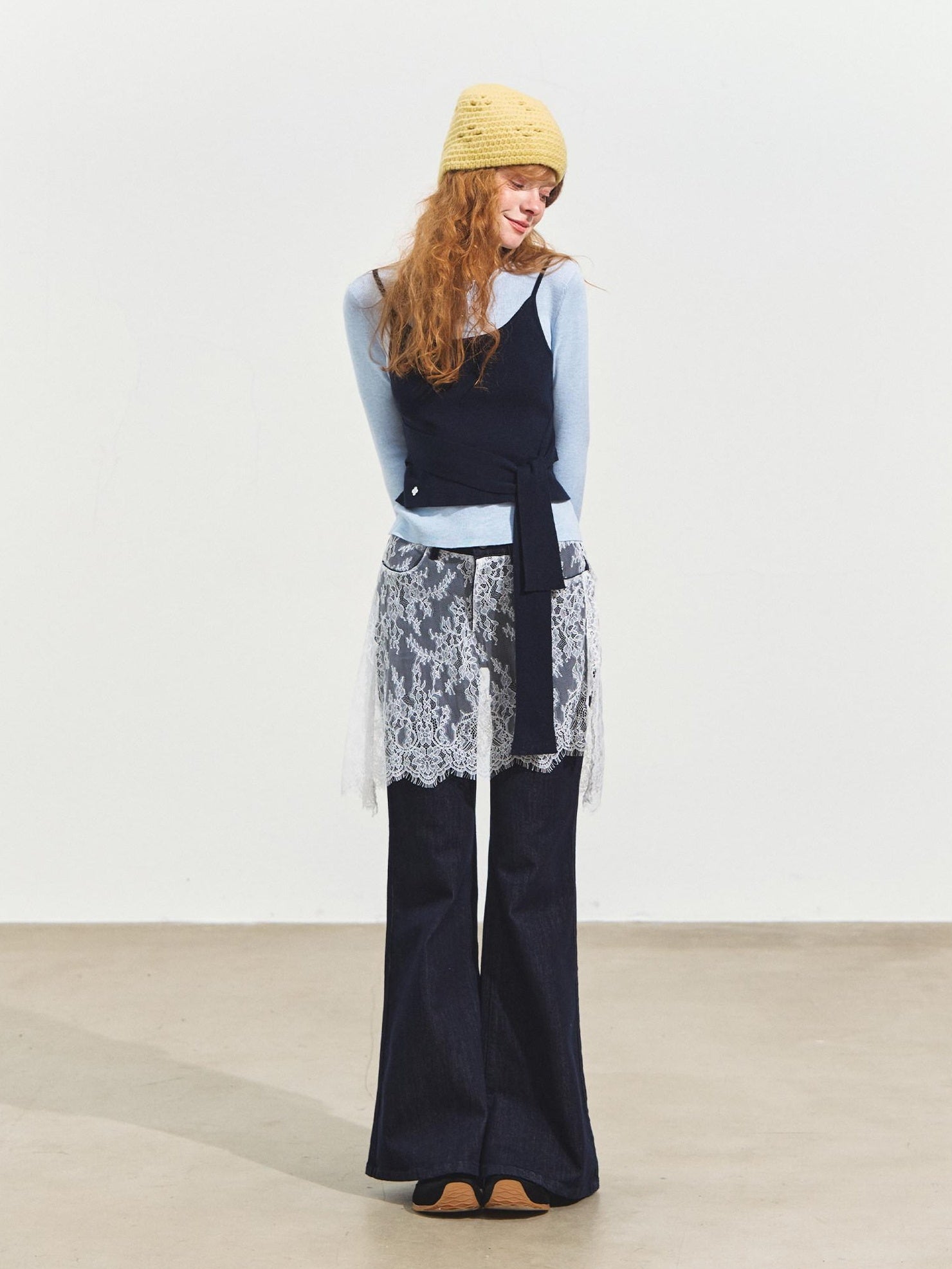 SOMESOWE Stretch Cotton Denim Pleated Natural Waist Loose Pocketed Deep Blue Flared Jeans