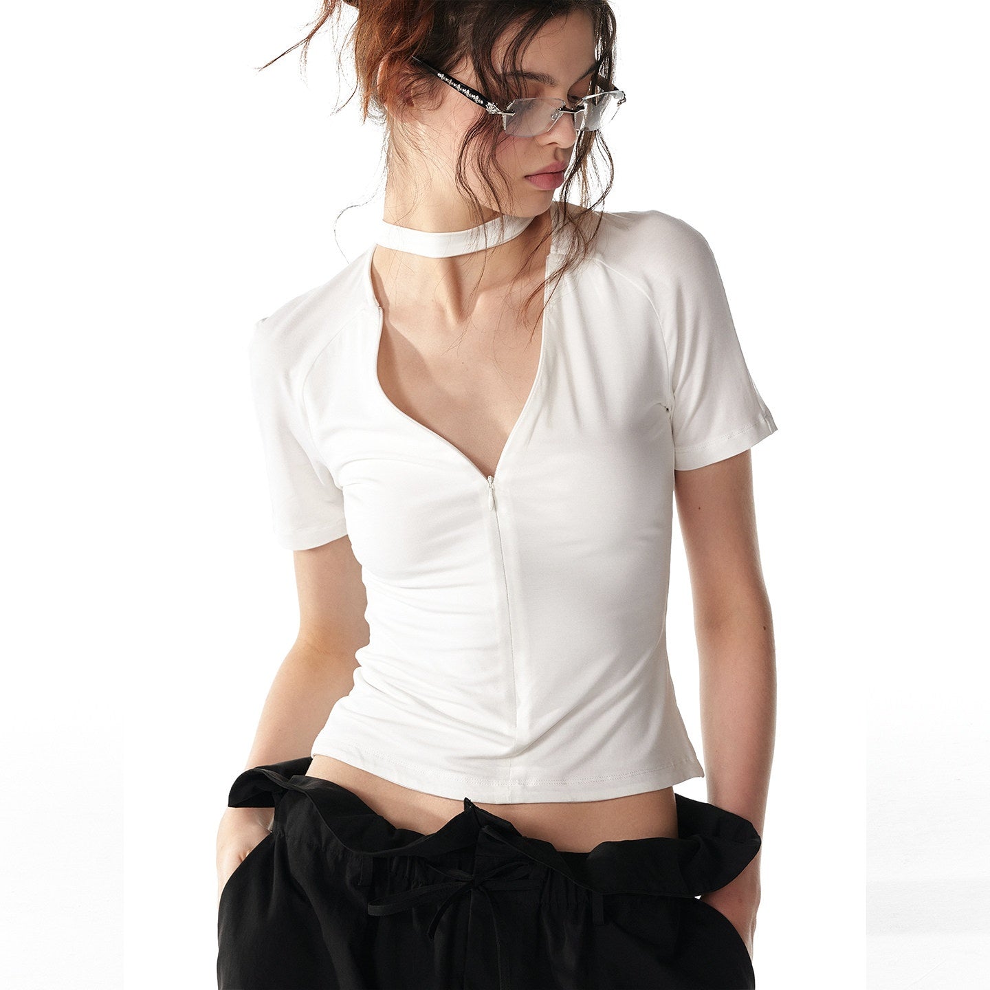 ALINNVSTUDIO_Moisture_Modal_Stretch_Asymmetric_V-neck_Slim_Cross_Basic_Crop_Tops_MISSTT
