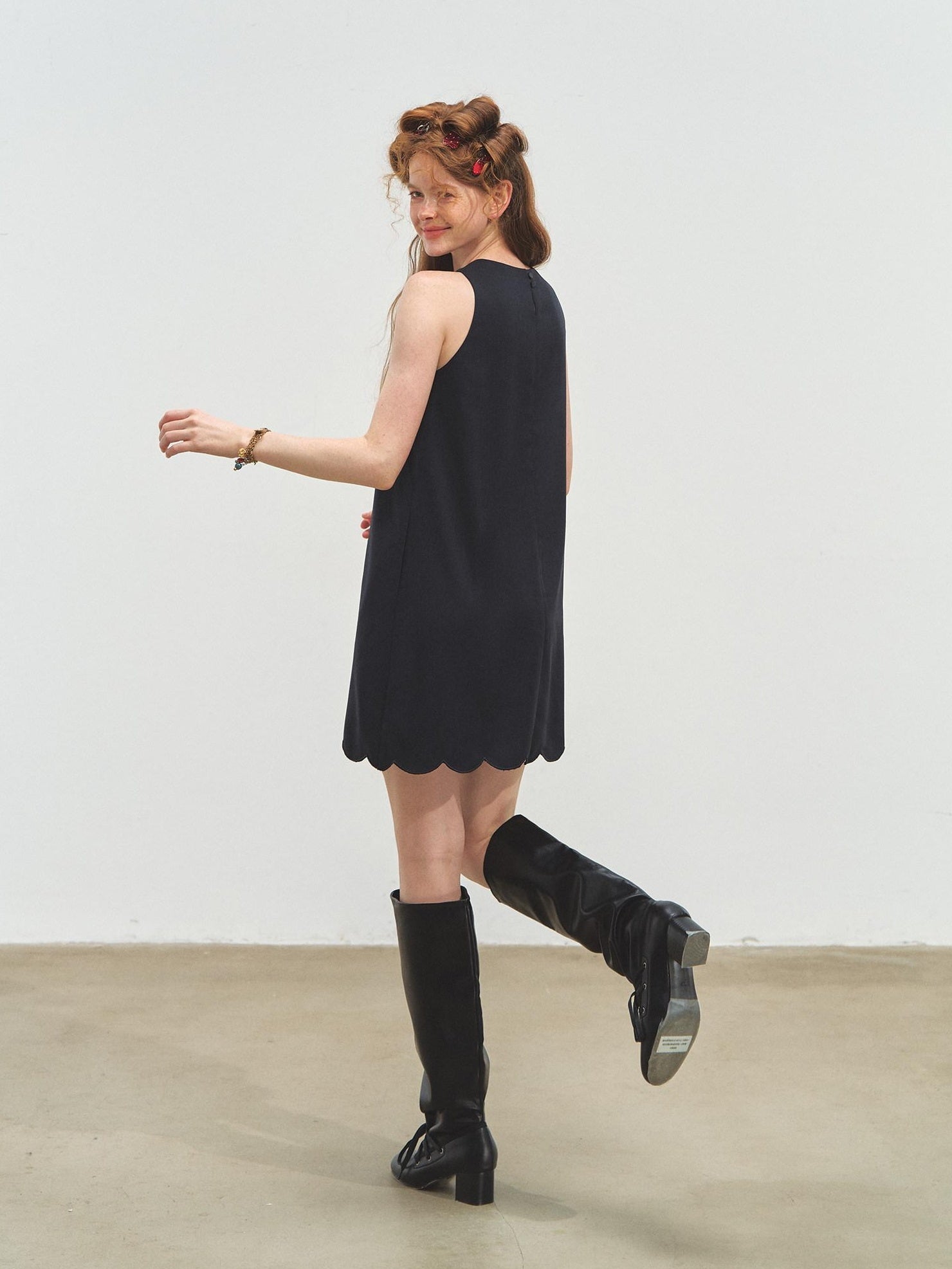 SOMESOWE Sleeveless Collegiate A Line Natural Waist Navy Women Casual Midi Dresses