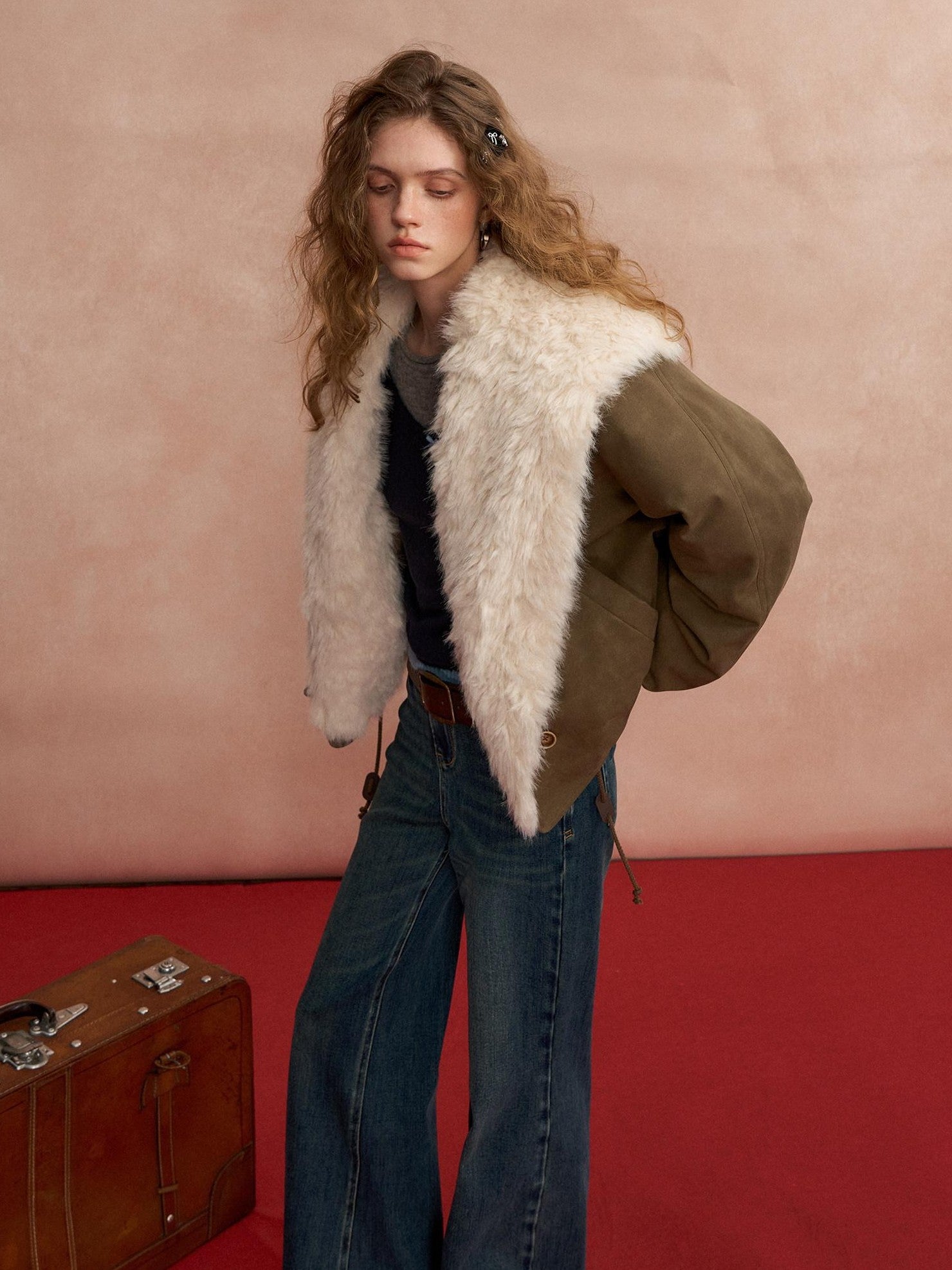 SOMESOWE 90 Percent Duck Down Short V-neck White Fur Collar Women Down Jackets
