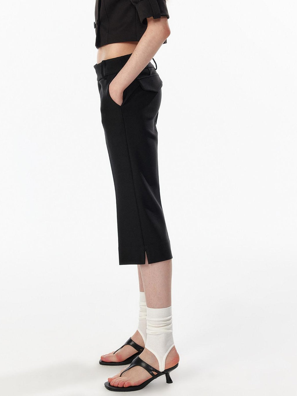 ALINNVSTUDIO Low Waist Button Detail Slim Side Slit Womens Polyester Mid-Length Shorts
