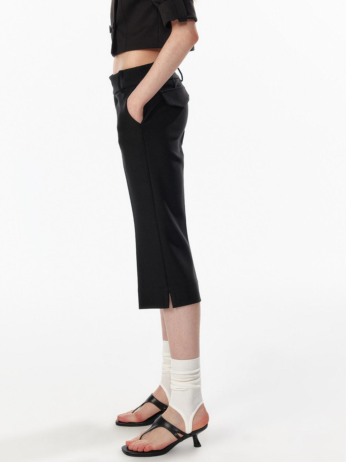 ALINNVSTUDIO Low Waist Button Detail Slim Side Slit Womens Polyester Mid-Length Shorts