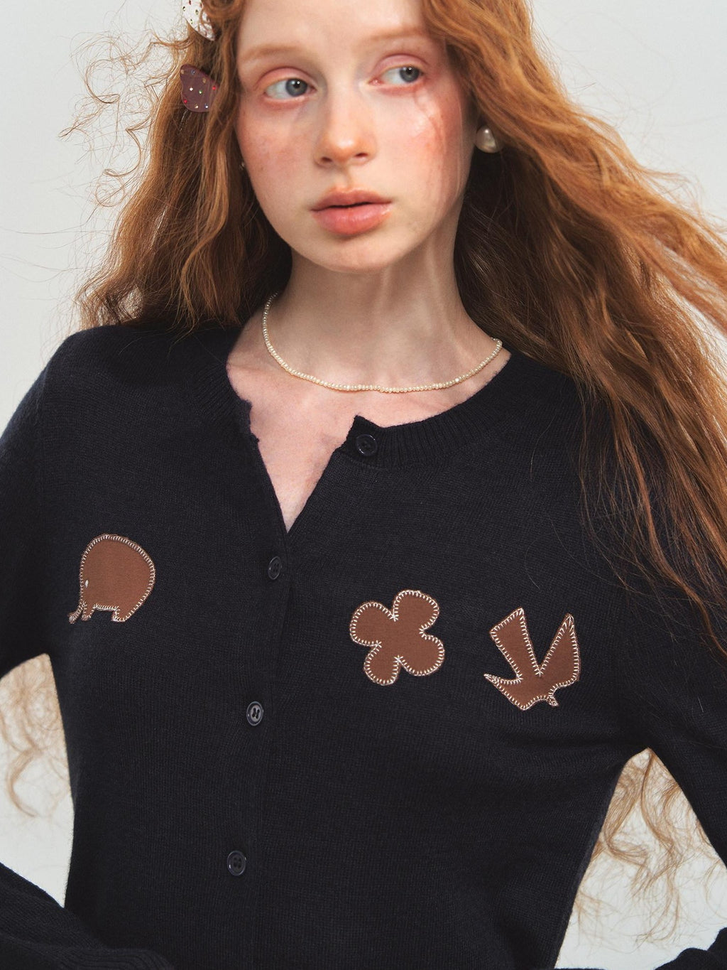 SOMESOWE Minimal Button Animal Applique Regular Fit Women Knit Round Neck Cardigans