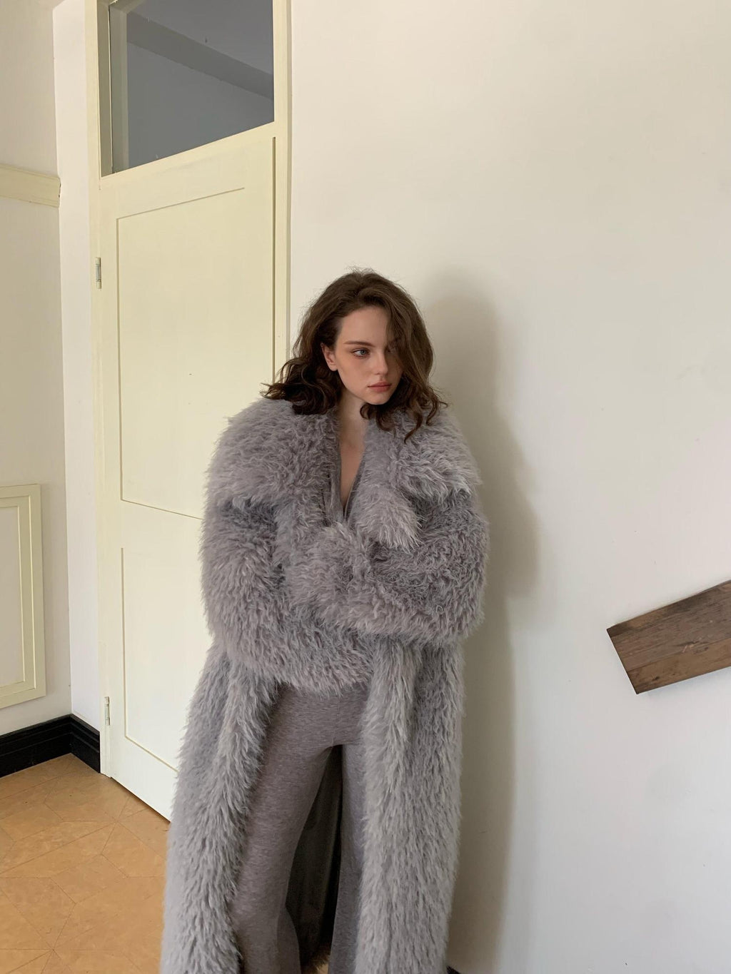 BUZHOU Luxurious Plush Fox Inspired Round Neck Longline Gray S M L Faux Fur Coats