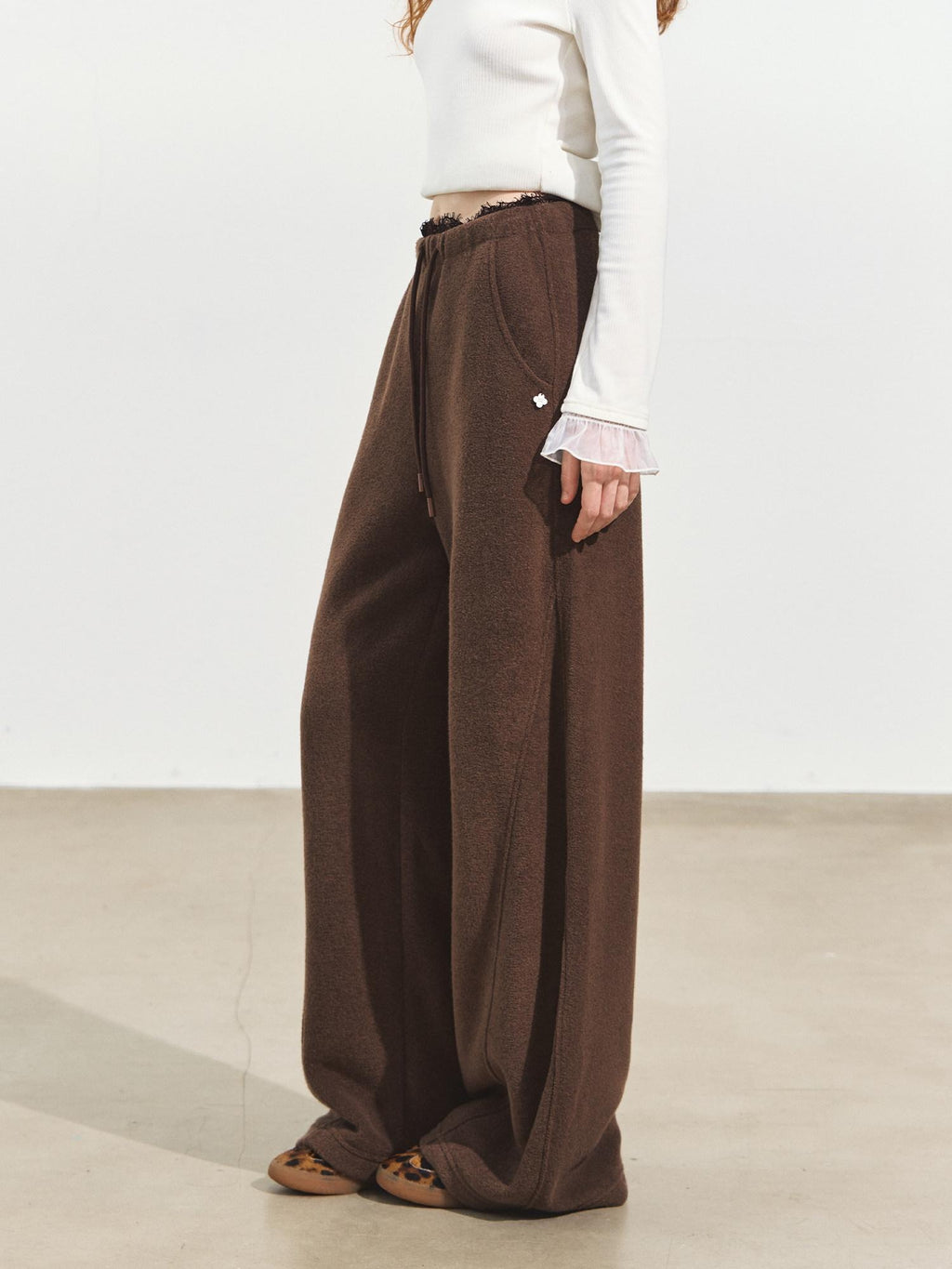SOMESOWE Cropped Stand Collar Sweatshirt Loose Sexy Women Cream Pants Top & Pants Sets