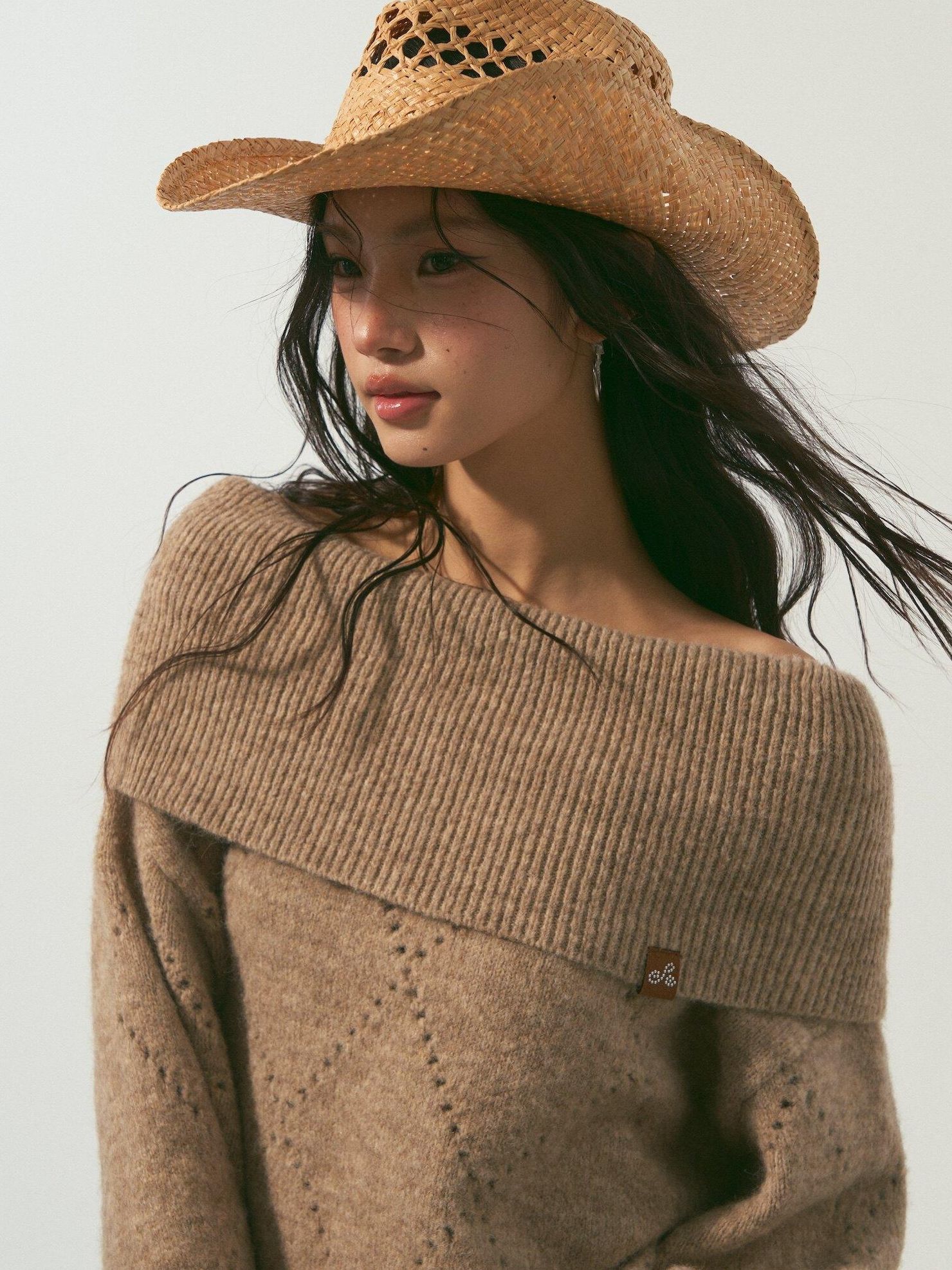 SOMESOWE Soft Polyester Wool Blend Casual Boat Neck Knit Women Sweaters