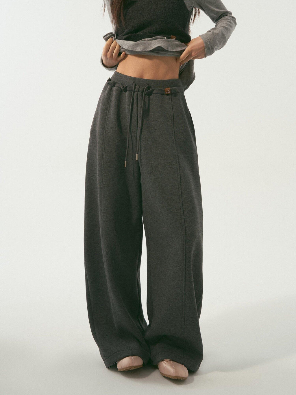 SOMESOWE Pocketed Drawstring Relaxed Curved Leg Women Poly Cotton Sweatpants