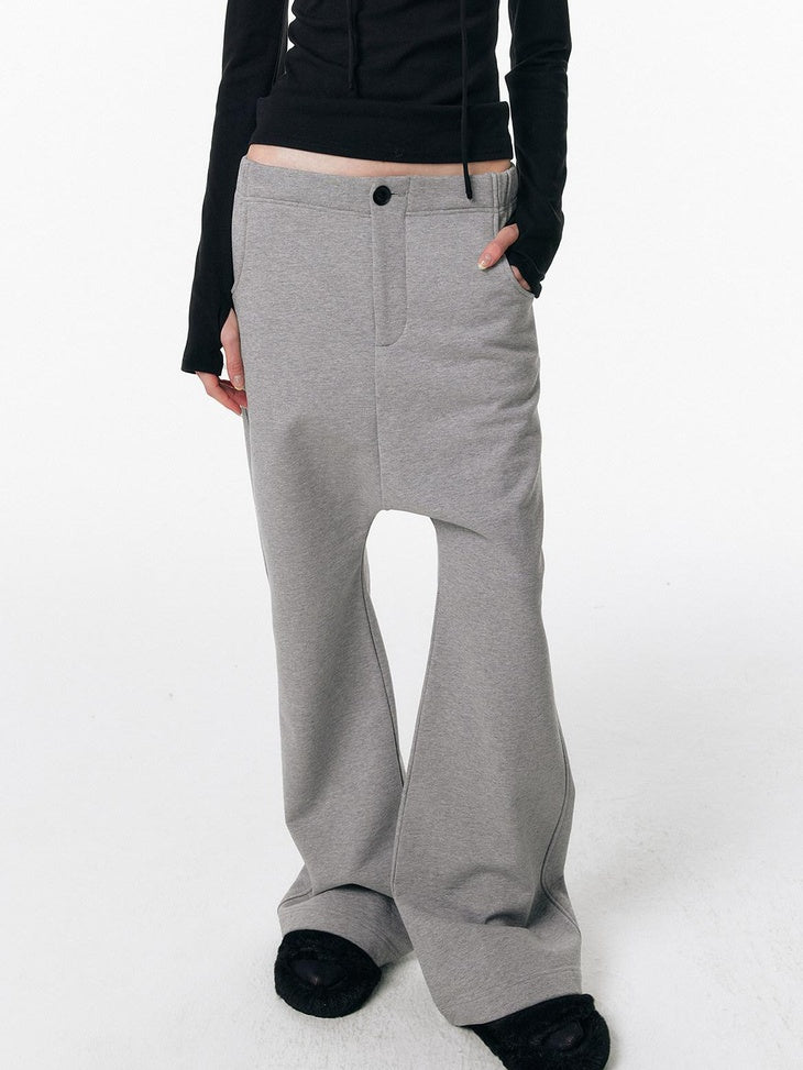 ALINNVSTUDIO Asymmetric Versatile Slight Flare Slim Natural Waist Casual Sweatpants
