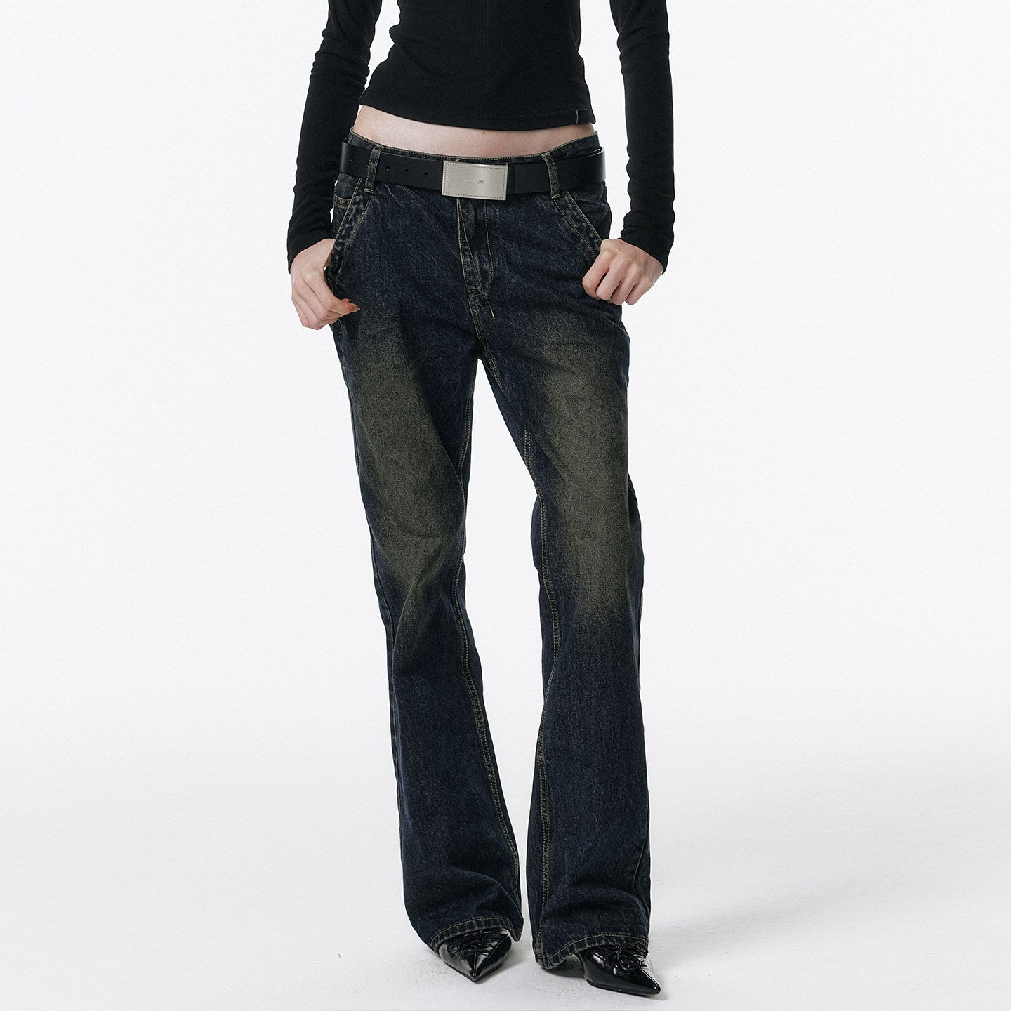 ALINNVSTUDIO_Retro_Washed_Lowrise_Micro_Flare_Cotton_Button_Fly_Women_Commute_Flared_Jeans_MISSTT