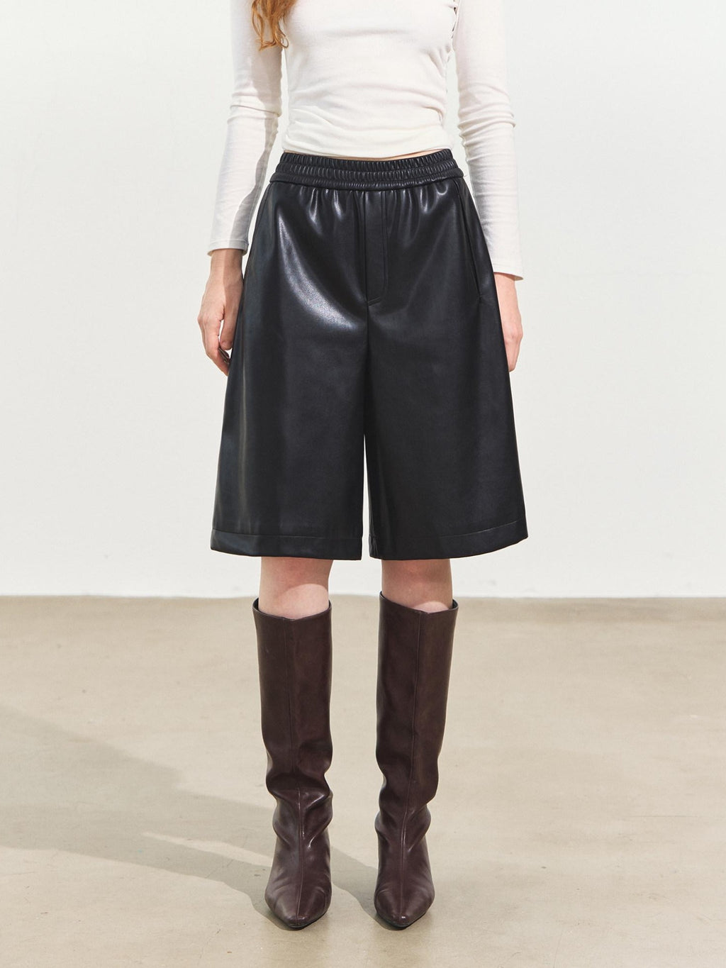 SOMESOWE Pu Leather High Waist Wide Leg Loose Fit Zip Fly Pocket Black Mid-Length Shorts