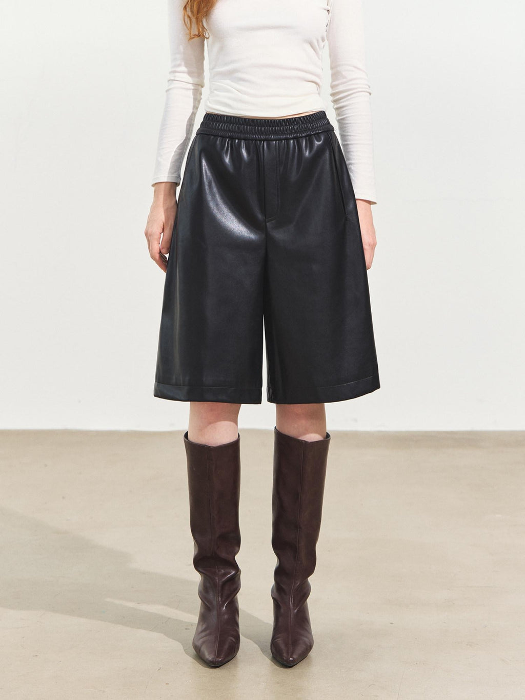 SOMESOWE Pu Leather High Waist Wide Leg Loose Fit Zip Fly Pocket Black Mid-Length Shorts