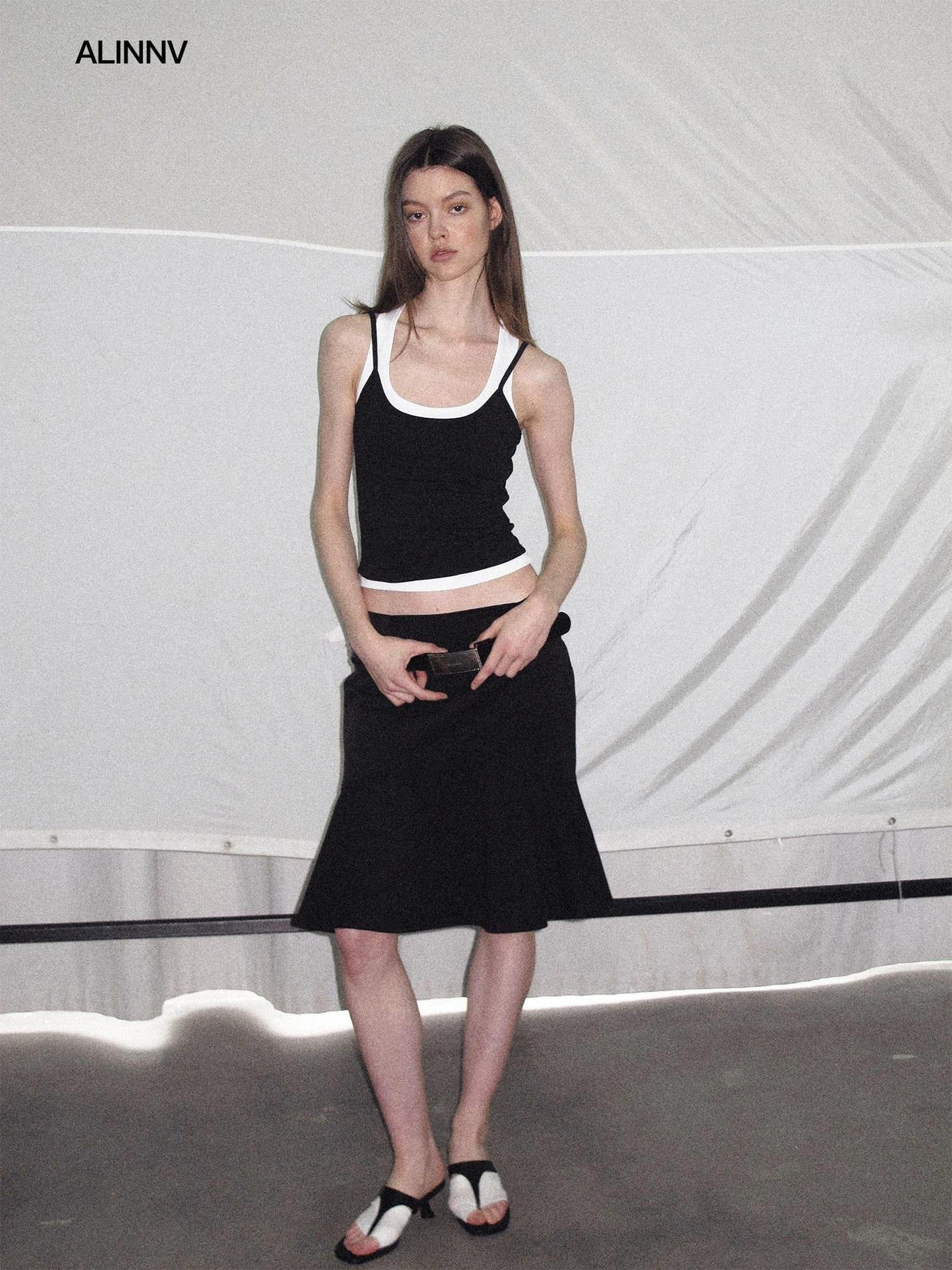 ALINNVSTUDIO Waist Defining Cropped U Neck Racerback Women No Padding Basic Tank Tops