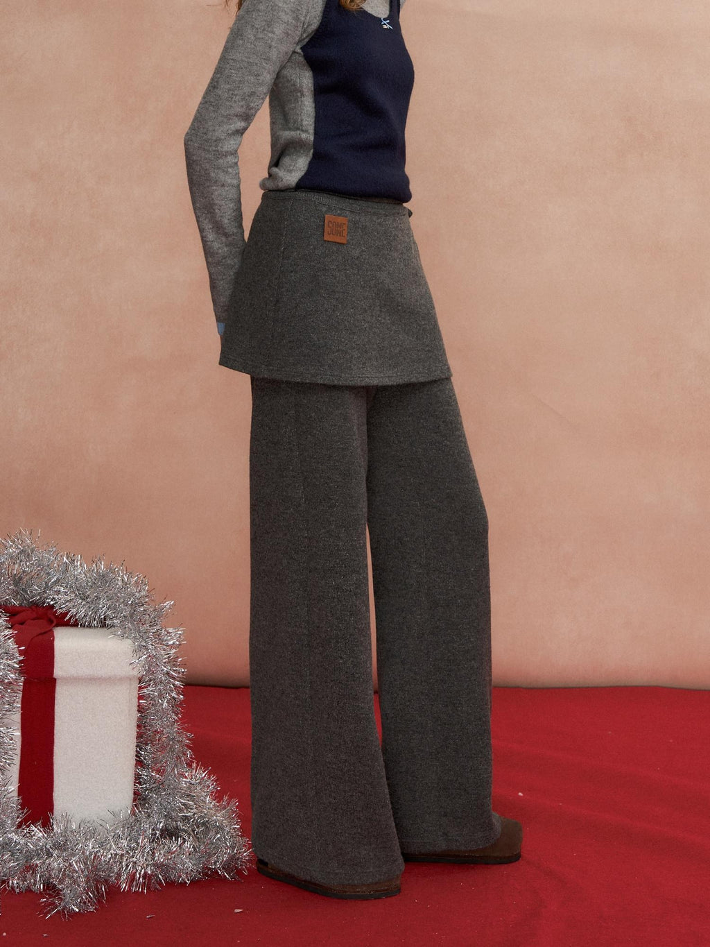 SOMESOWE Minimal Office Straight To Flare Silhouette Women Workwear Black Flared Pants