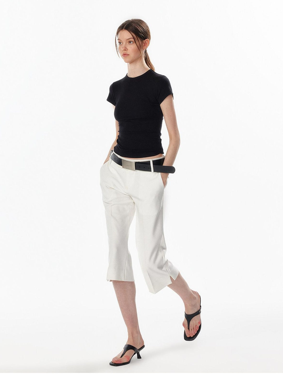 ALINNVSTUDIO Low Waist Button Detail Slim Side Slit Womens Polyester Mid-Length Shorts