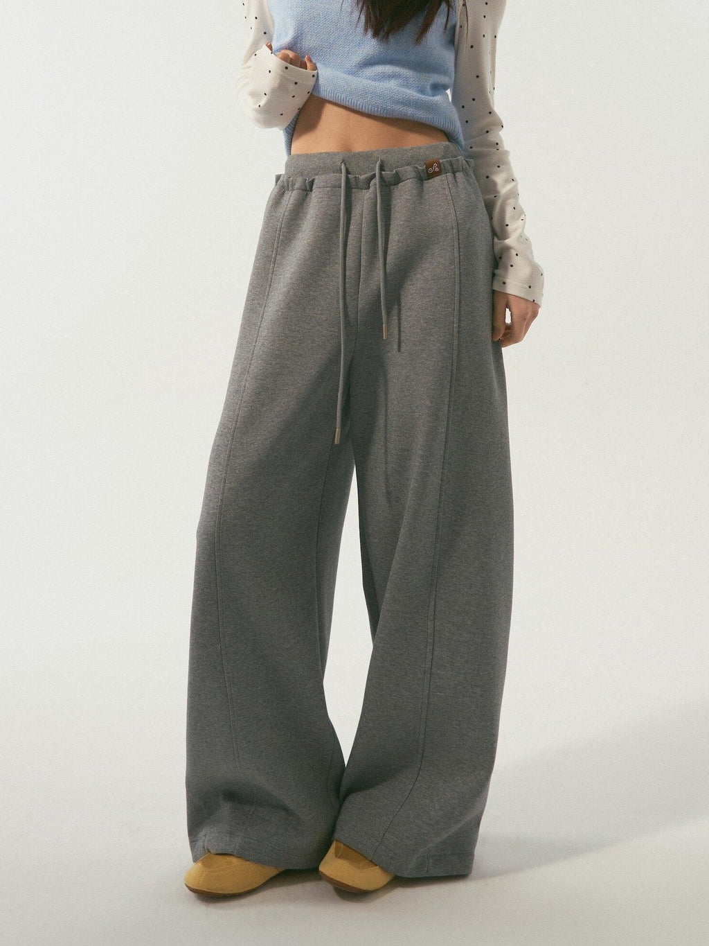 SOMESOWE Pocketed Drawstring Relaxed Curved Leg Women Poly Cotton Sweatpants