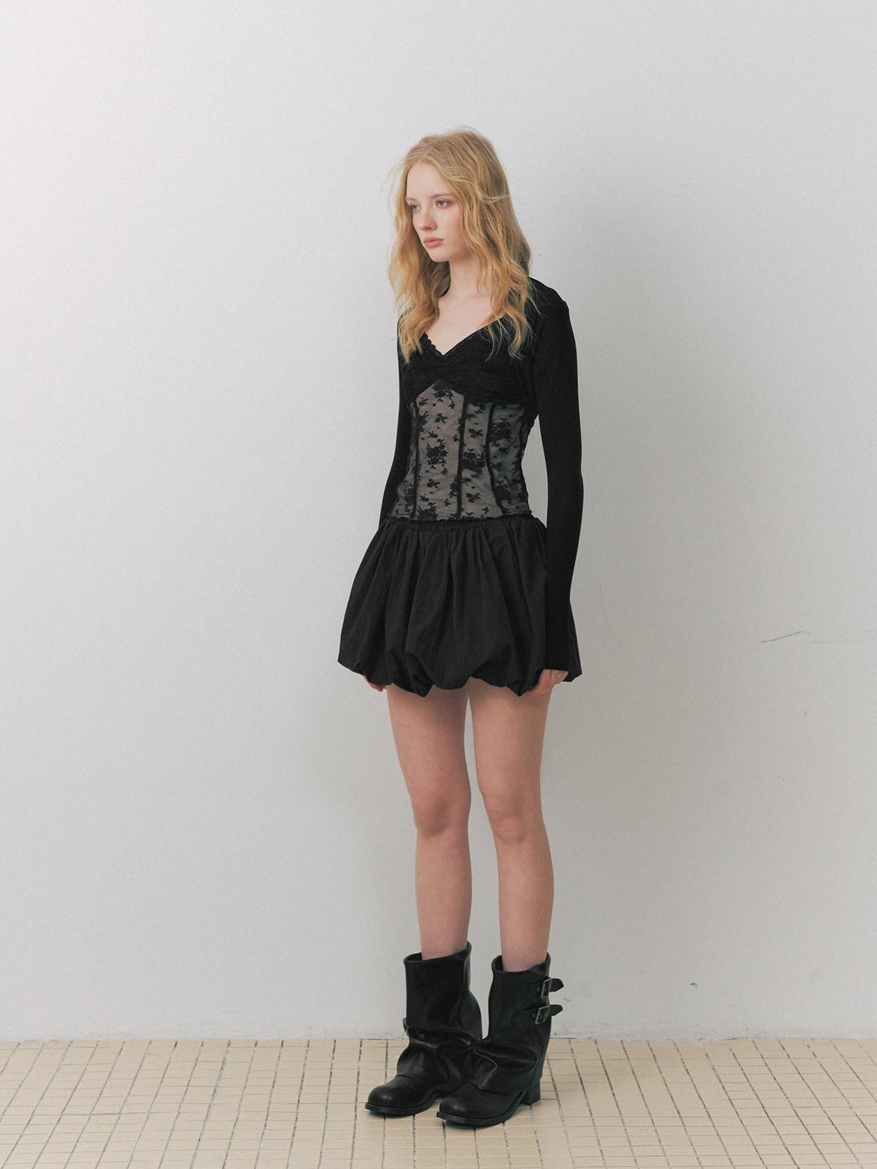 DeleteEx Lace Slim Fit Floral Crop Strappy Women Black Long Sleeve T-Shirts