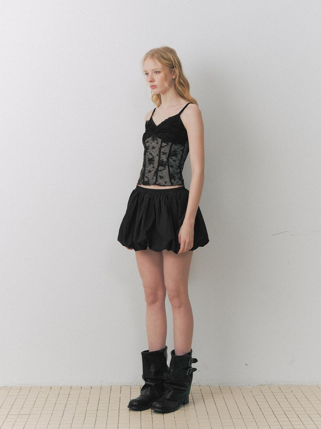 DeleteEx Lace Slim Fit Floral Crop Strappy Women Black Long Sleeve T-Shirts