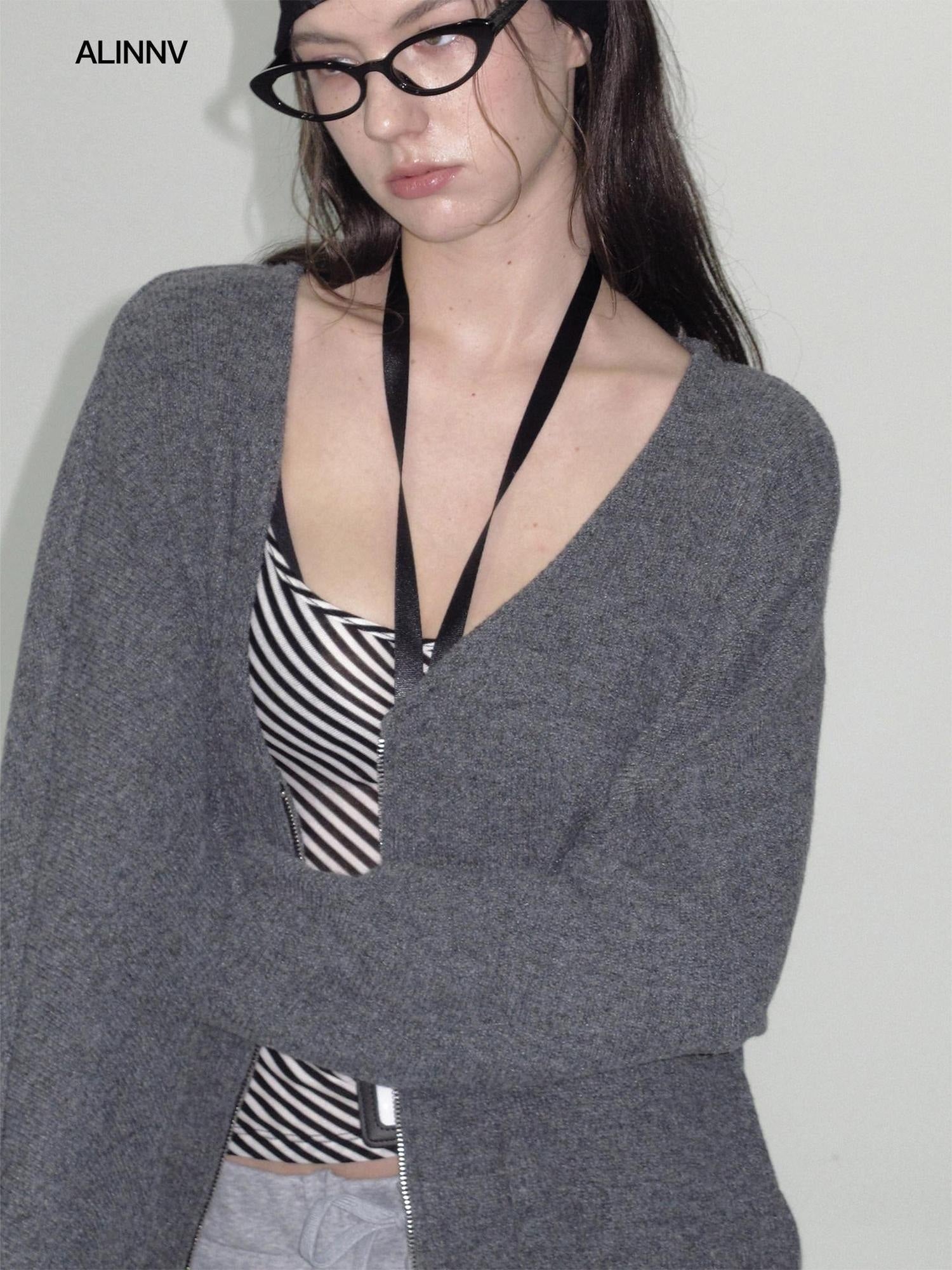 ALINNVSTUDIO Non Deforming Vintage Zip Regular Fit Long Sleeve Women Knit Black Cardigans
