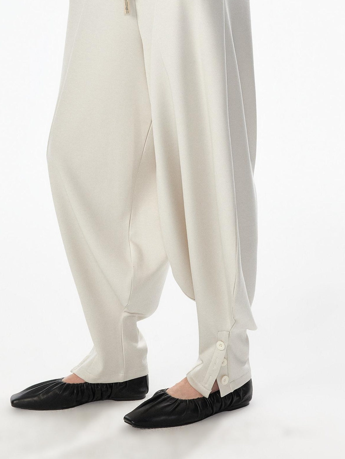 ALINNVSTUDIO Breathable Modal Loose Balloon Split Hem Natural Waist Women Black Sweatpants