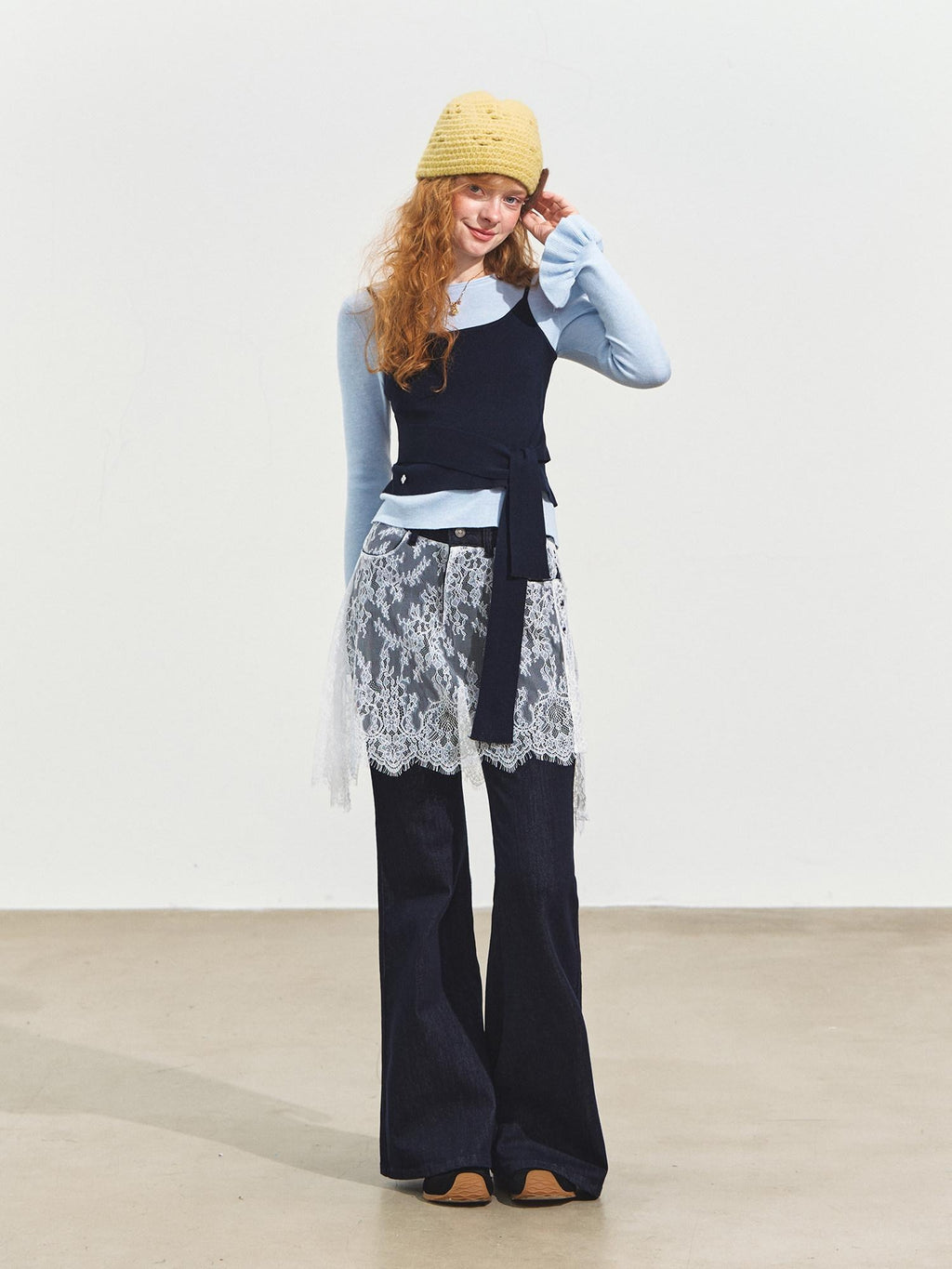 SOMESOWE Stretch Cotton Denim Pleated Natural Waist Loose Pocketed Deep Blue Flared Jeans