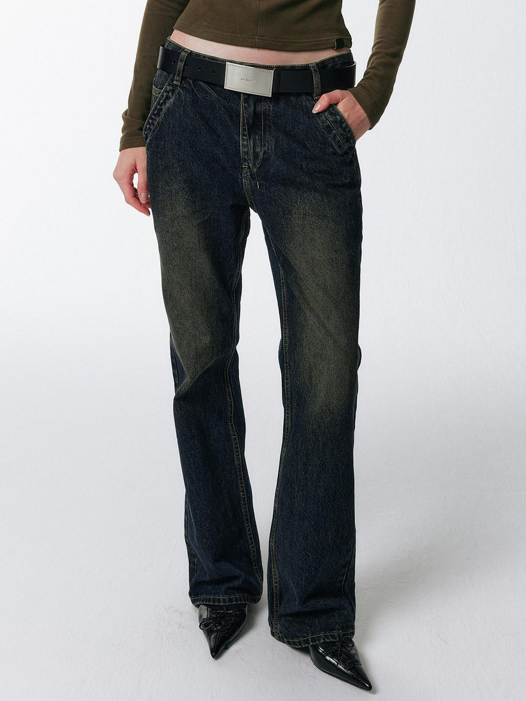 ALINNVSTUDIO Retro Washed Lowrise Micro Flare Cotton Button Fly Women Commute Flared Jeans