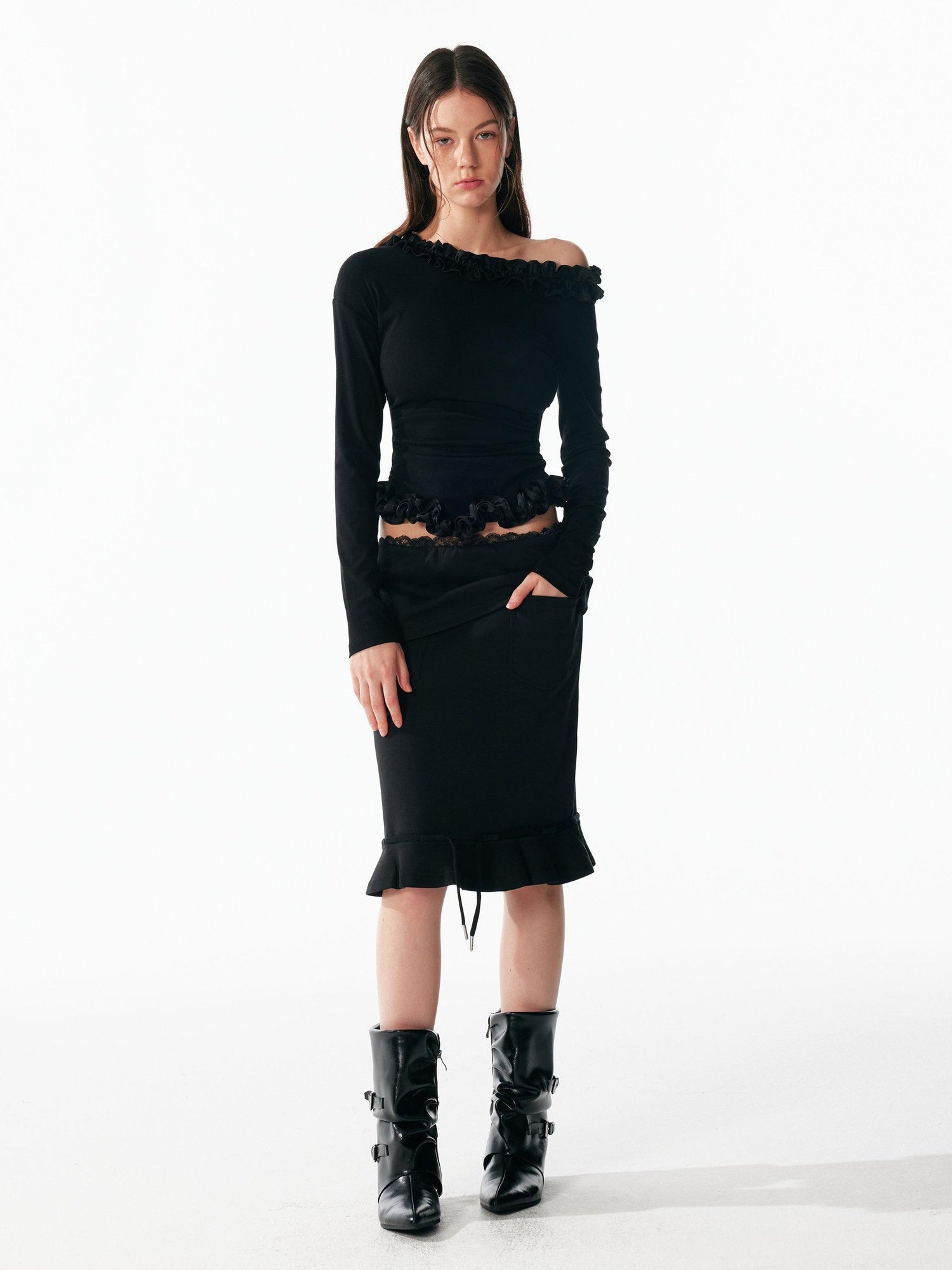 ALINNVSTUDIO Slim Cleanfit Lace Asymmetric Neck Women Black Long Sleeve T-Shirts