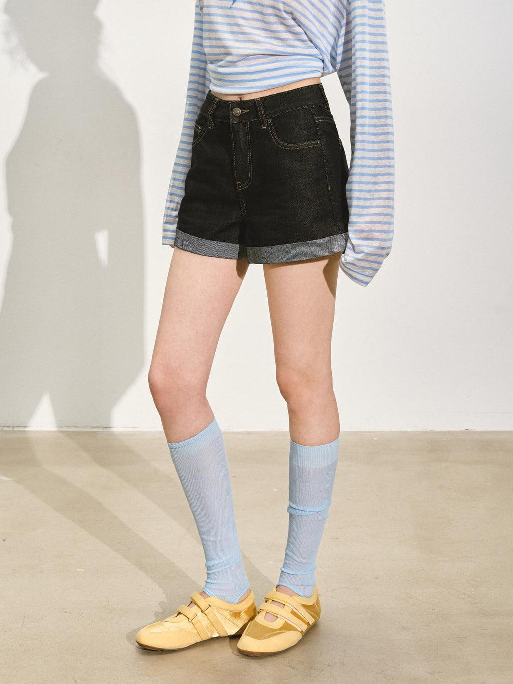 SOMESOWE Minimalist Straight Natural Waist Button Fly Deep Blue Stretch Denim Shorts