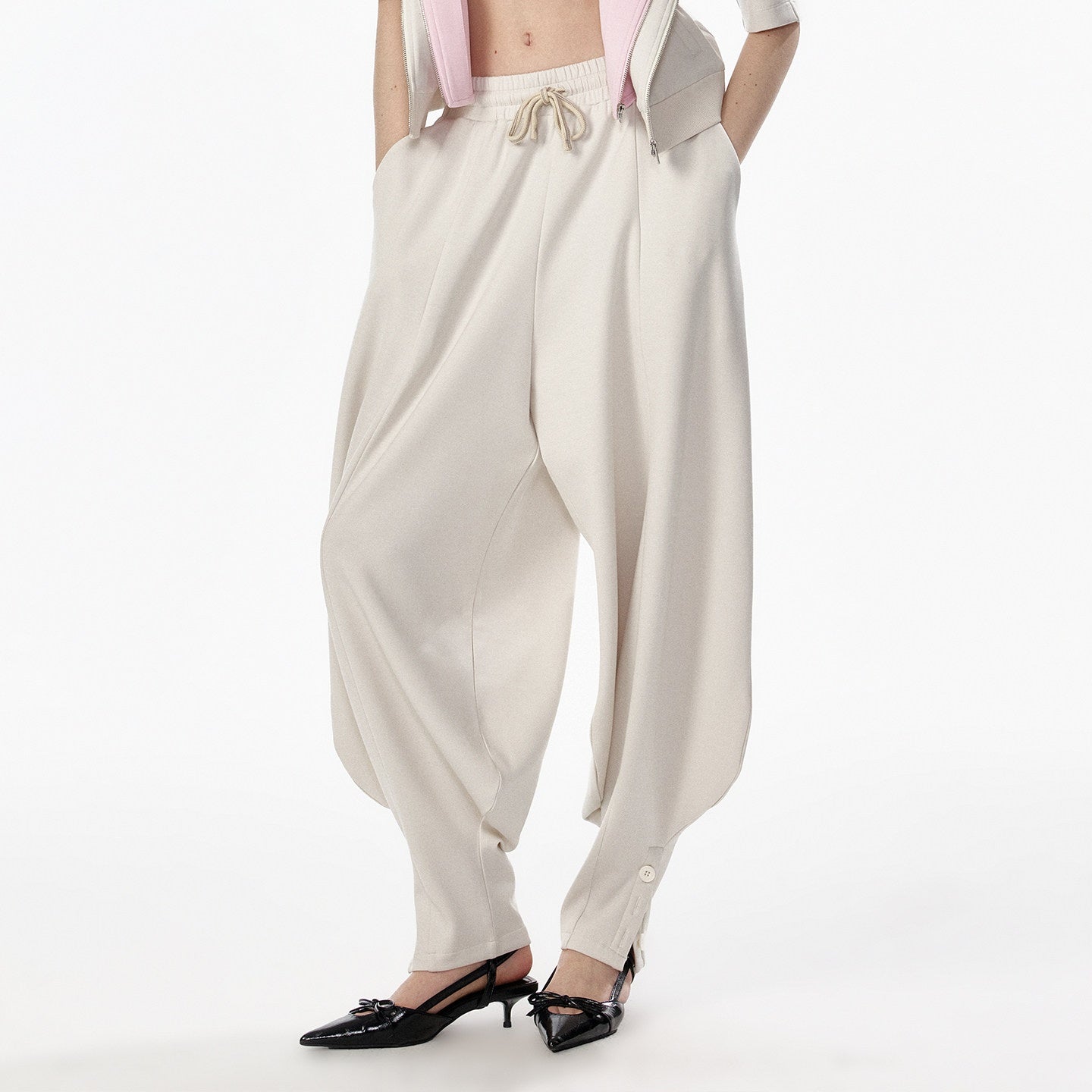 ALINNVSTUDIO_Breathable_Modal_Loose_Balloon_Split_Hem_Natural_Waist_Women_Black_Sweatpants_MISSTT