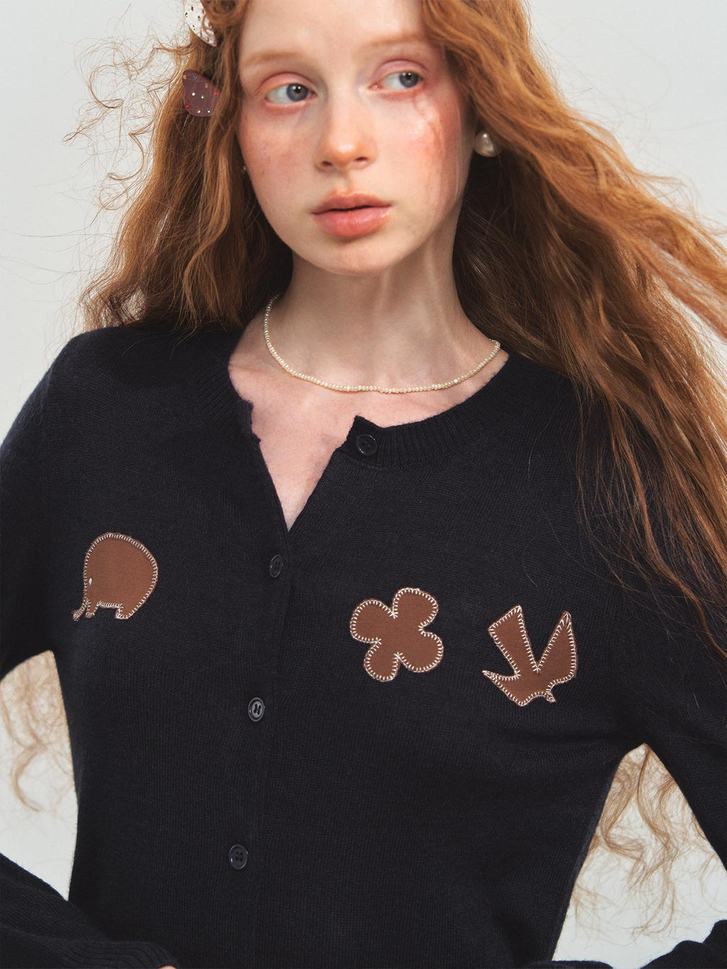 SOMESOWE Minimal Button Animal Applique Regular Fit Women Knit Round Neck Cardigans