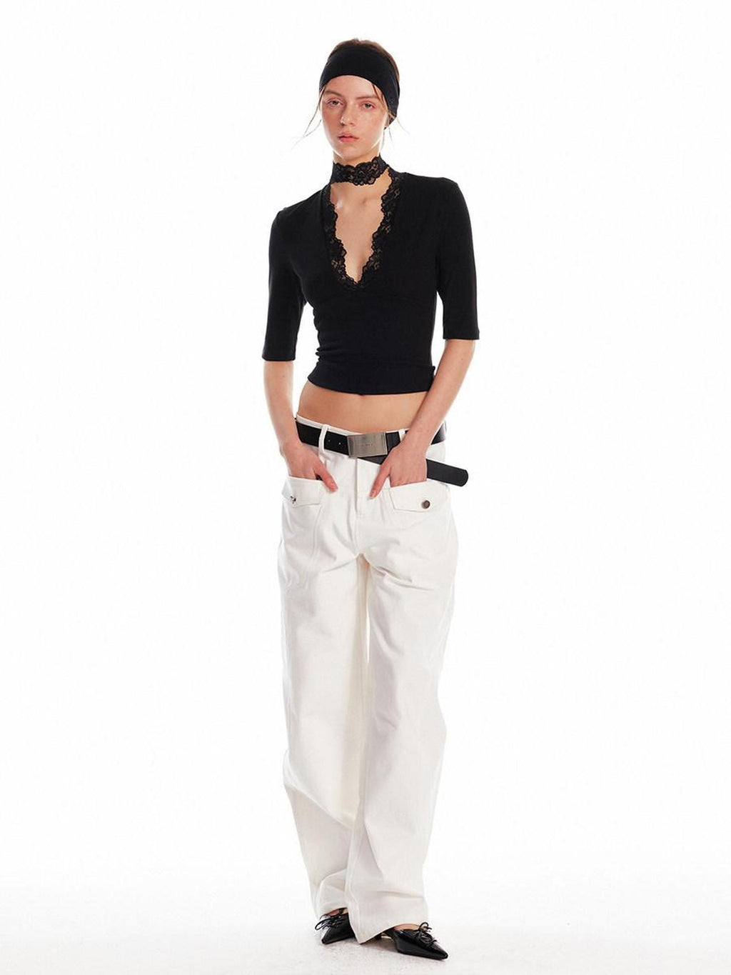 ALINNVSTUDIO Lace Trim V-neck Slim Fit Office Half Sleeve Solid Black White Basic Crop Tops