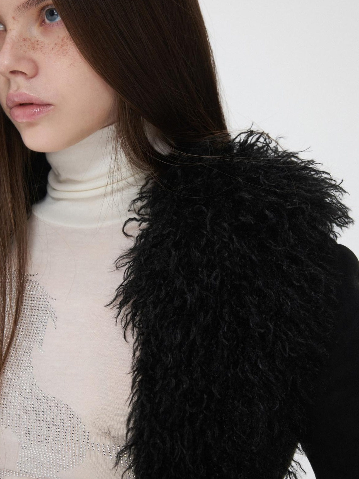 1JINN STUDIO Cozy Cropped Slim Fit Casual Crew Neck Women Black Camel Faux Fur Coats