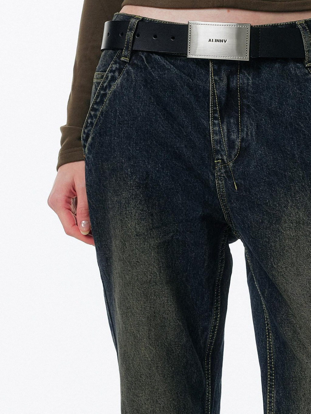 ALINNVSTUDIO Retro Washed Lowrise Micro Flare Cotton Button Fly Women Commute Flared Jeans