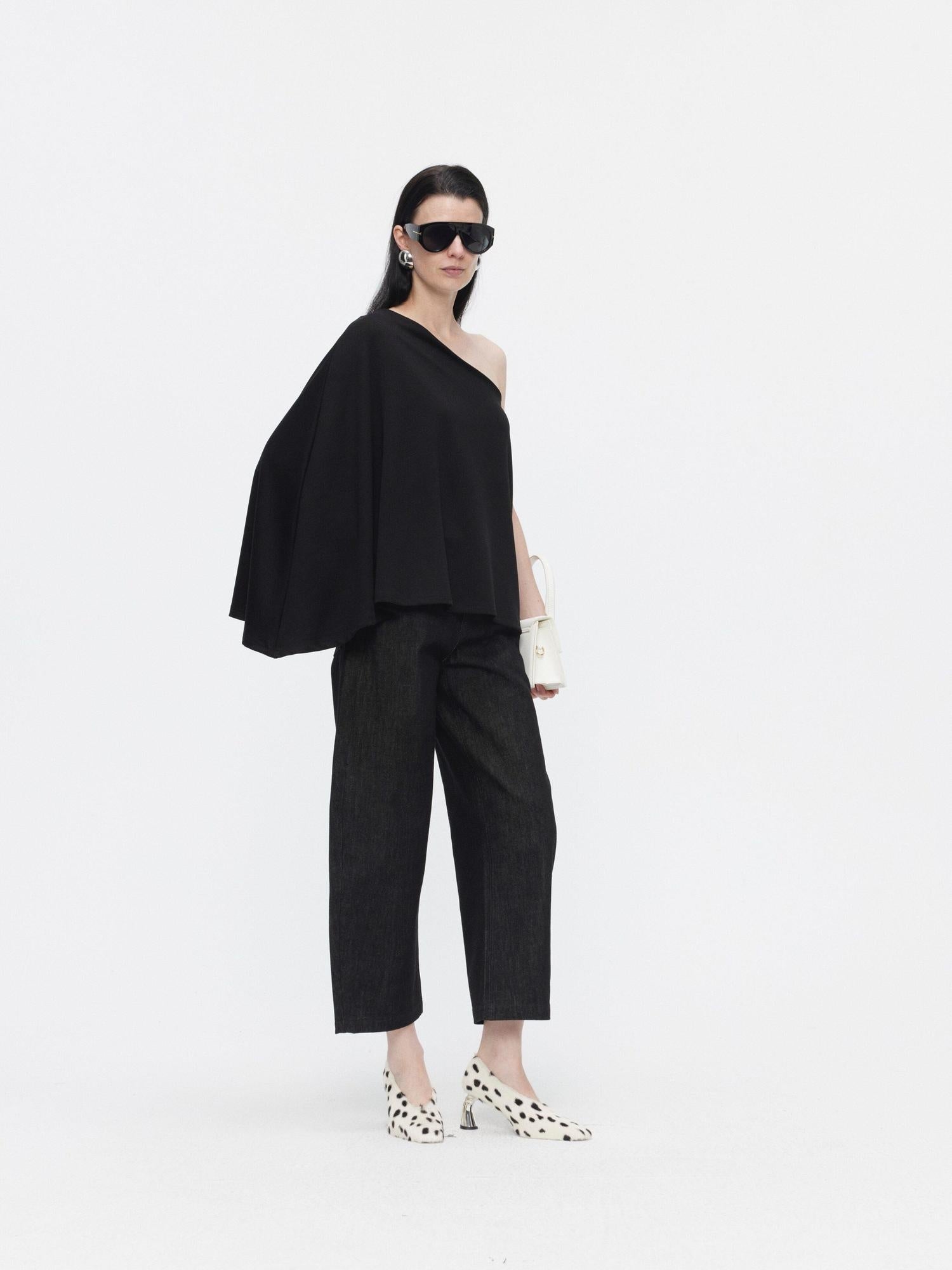 BUZHOU Asymmetric One Shoulder Knit Minimalist Loose Fit Women Black Oversized T-Shirts