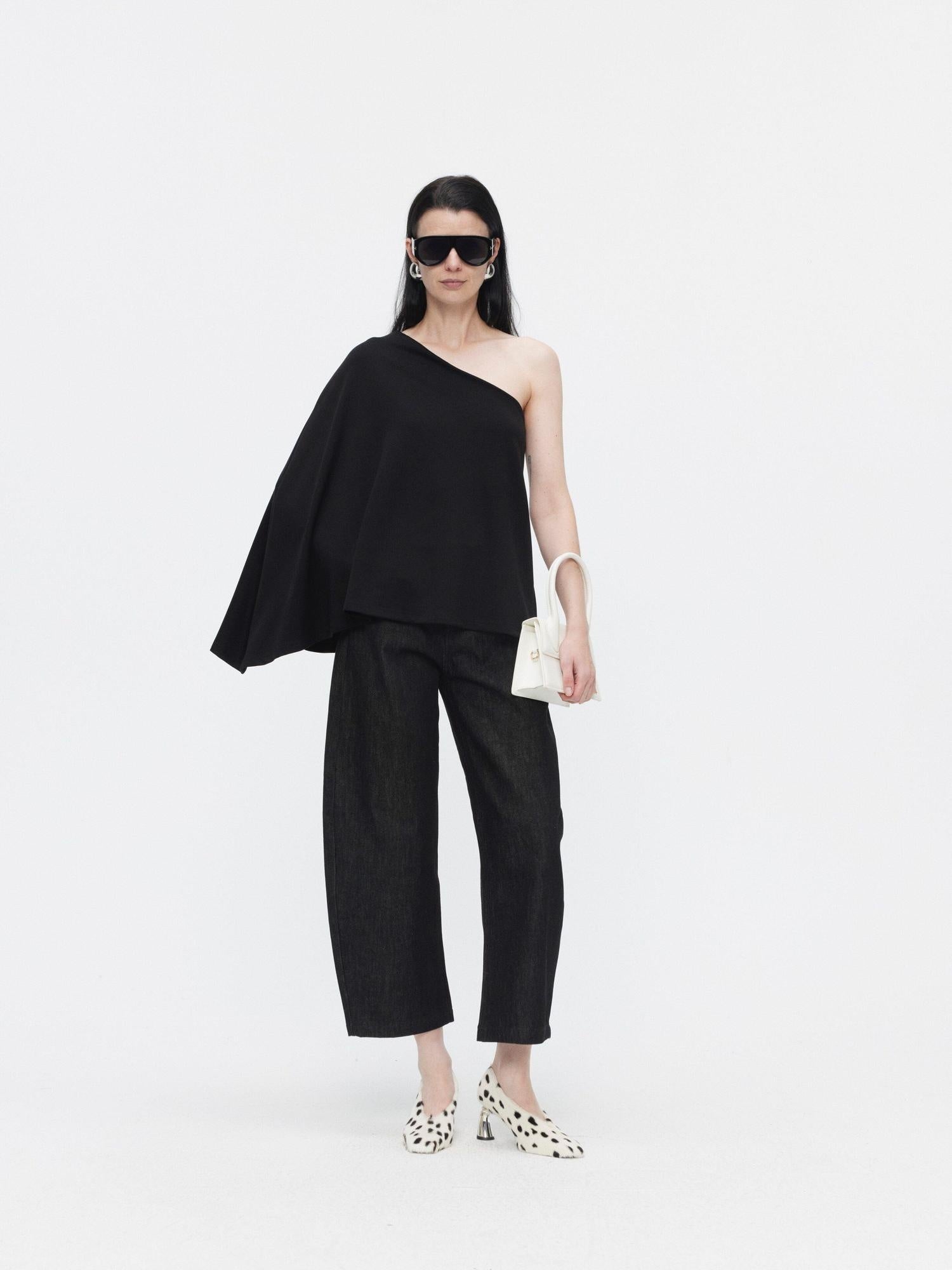 BUZHOU Asymmetric One Shoulder Knit Minimalist Loose Fit Women Black Oversized T-Shirts