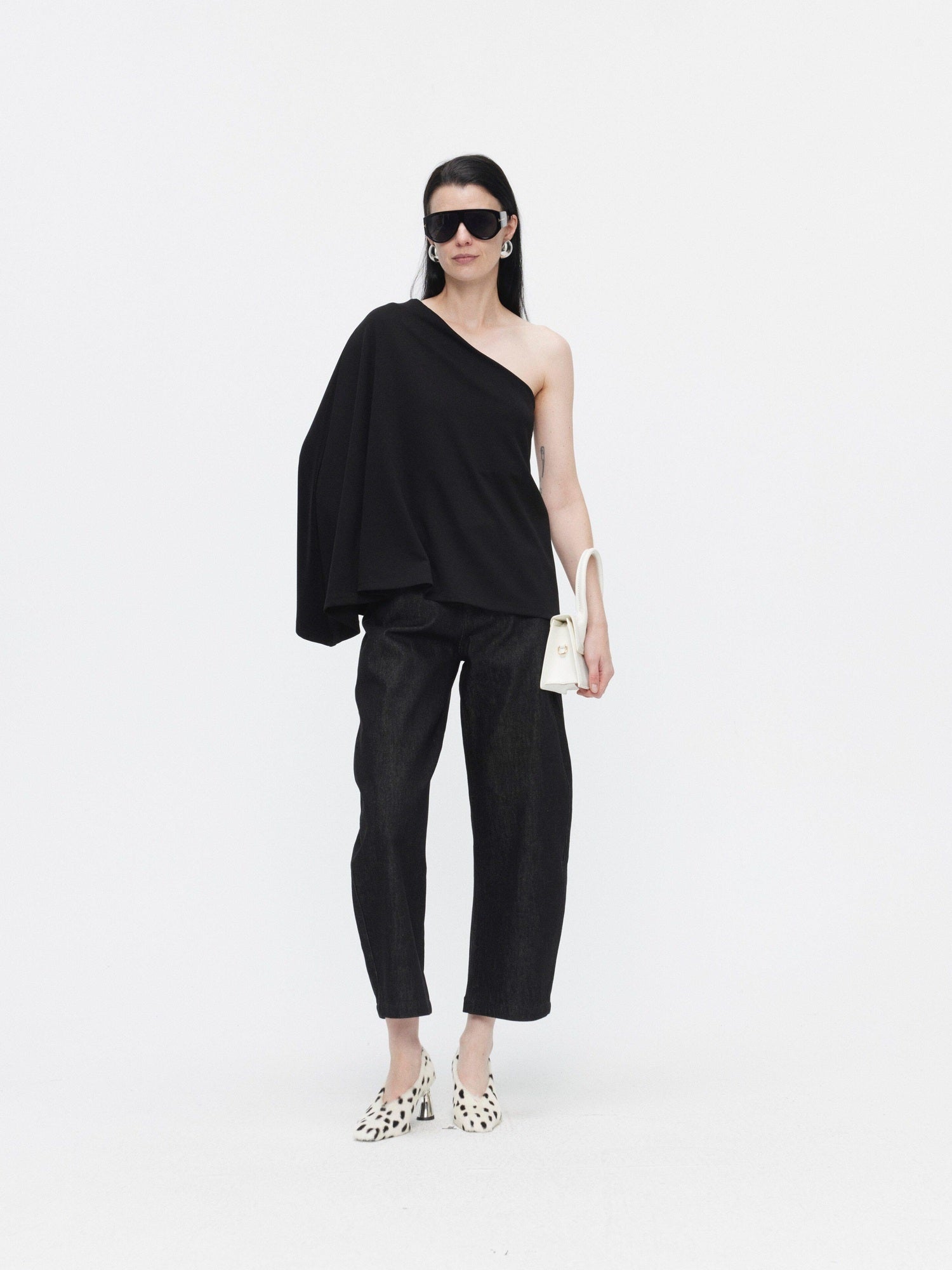BUZHOU Asymmetric One Shoulder Knit Minimalist Loose Fit Women Black Oversized T-Shirts