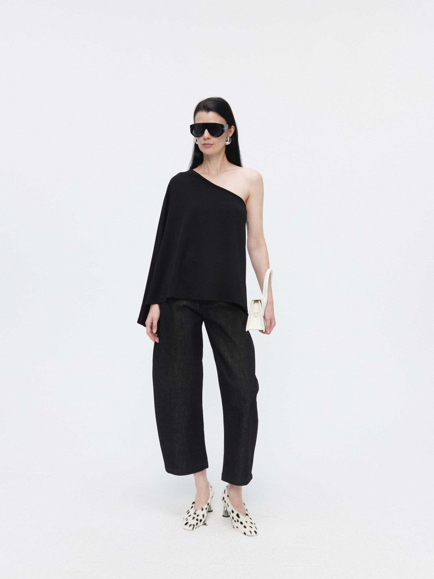 BUZHOU Asymmetric One Shoulder Knit Minimalist Loose Fit Women Black Oversized T-Shirts