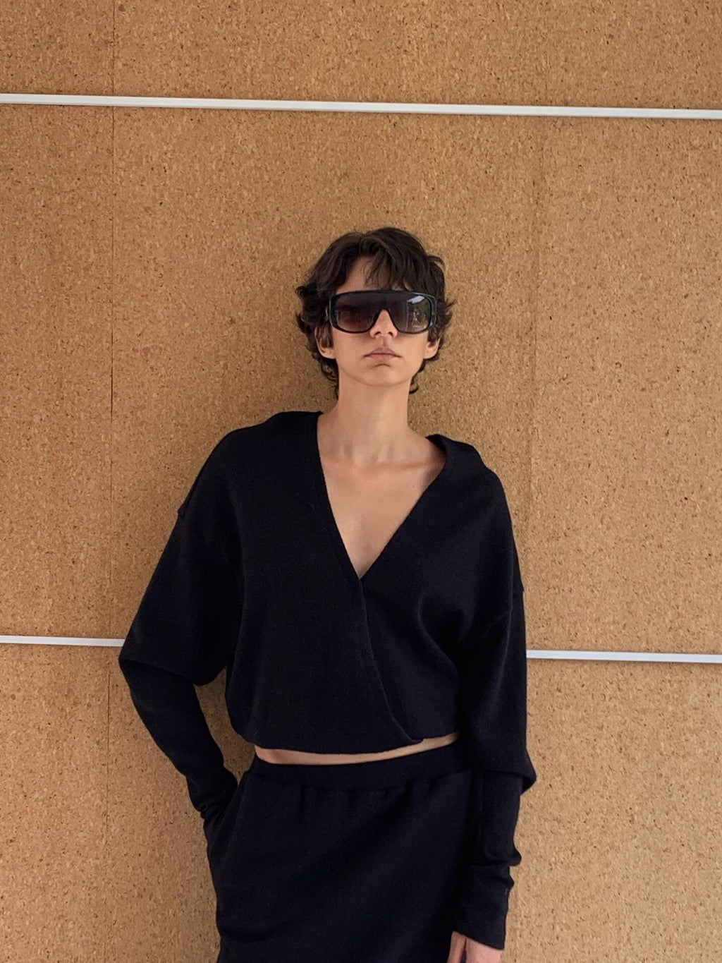 BUZHOU_Chic_Two_Piece_Knit_Long_Sleeve_V-neck_Cleanfit_Women_Black_Maxi_Sweater_Sets_MISSTT