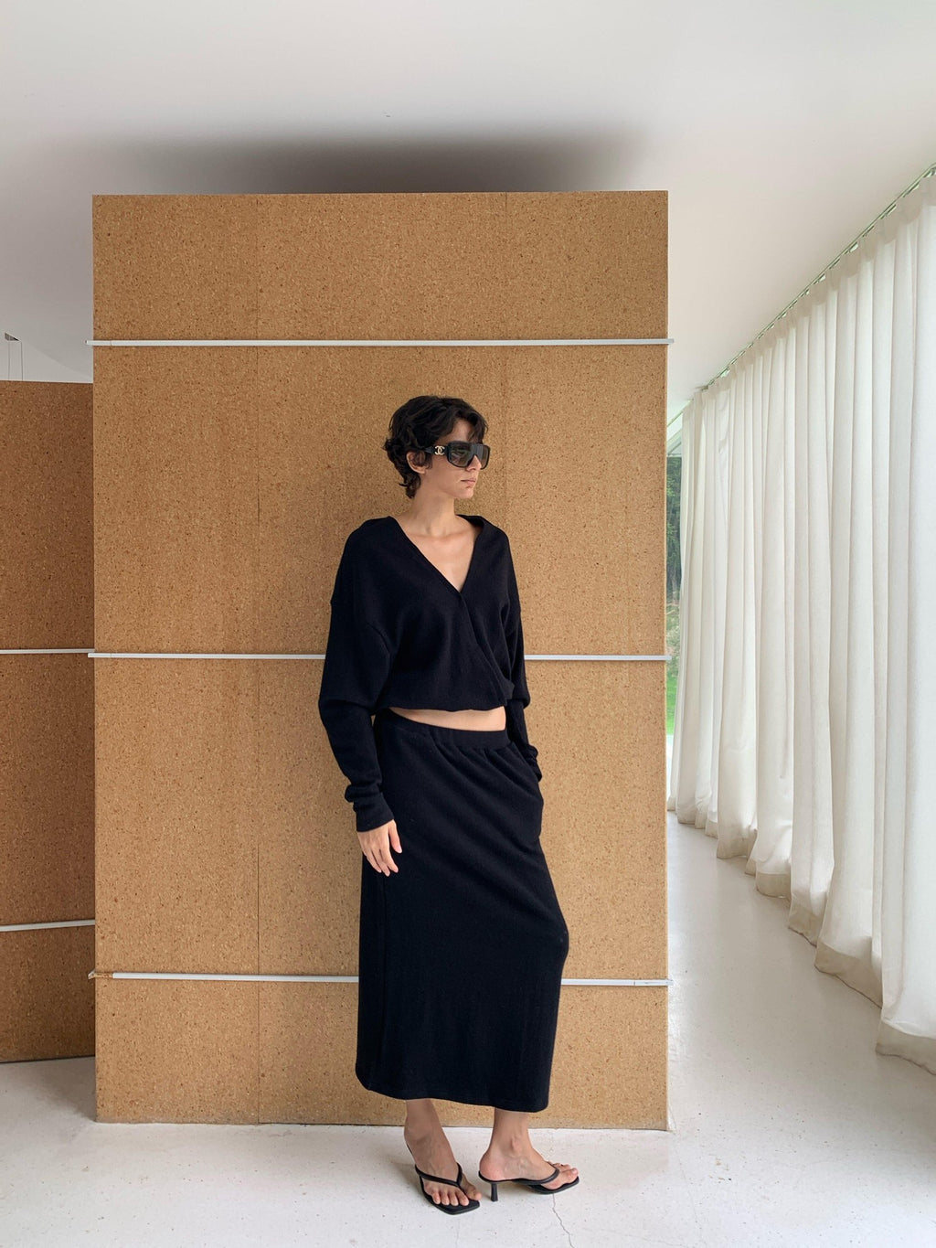 BUZHOU Chic Two Piece Knit Long Sleeve V-neck Cleanfit Women Black Maxi Sweater Sets